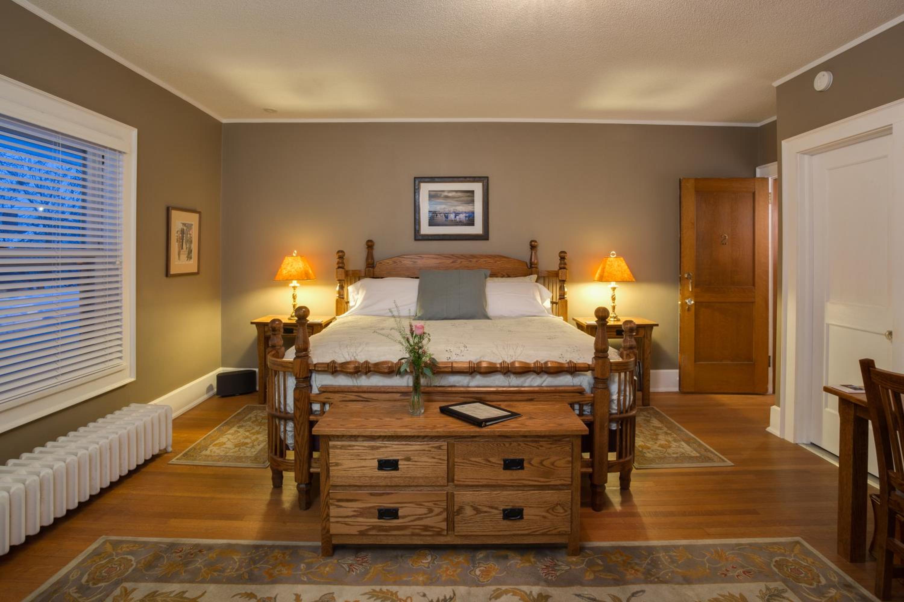 Deluxe King Room