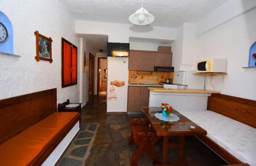Two-Bedroom Apartment - Split Level (4-5 Adults)