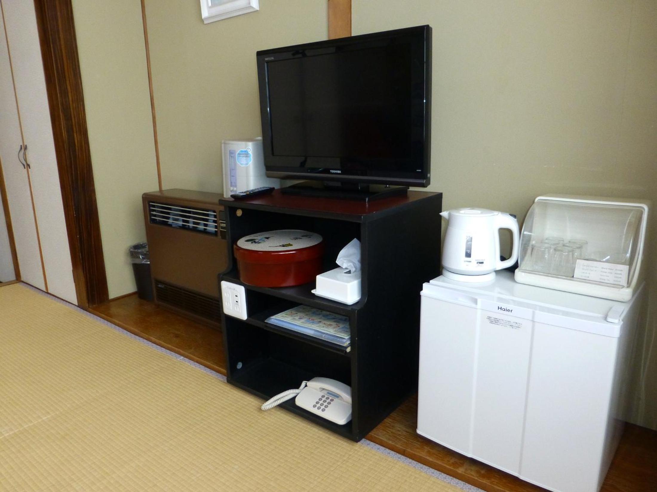 Japanese-Style Room with Mt. Fuji View - Photo 8