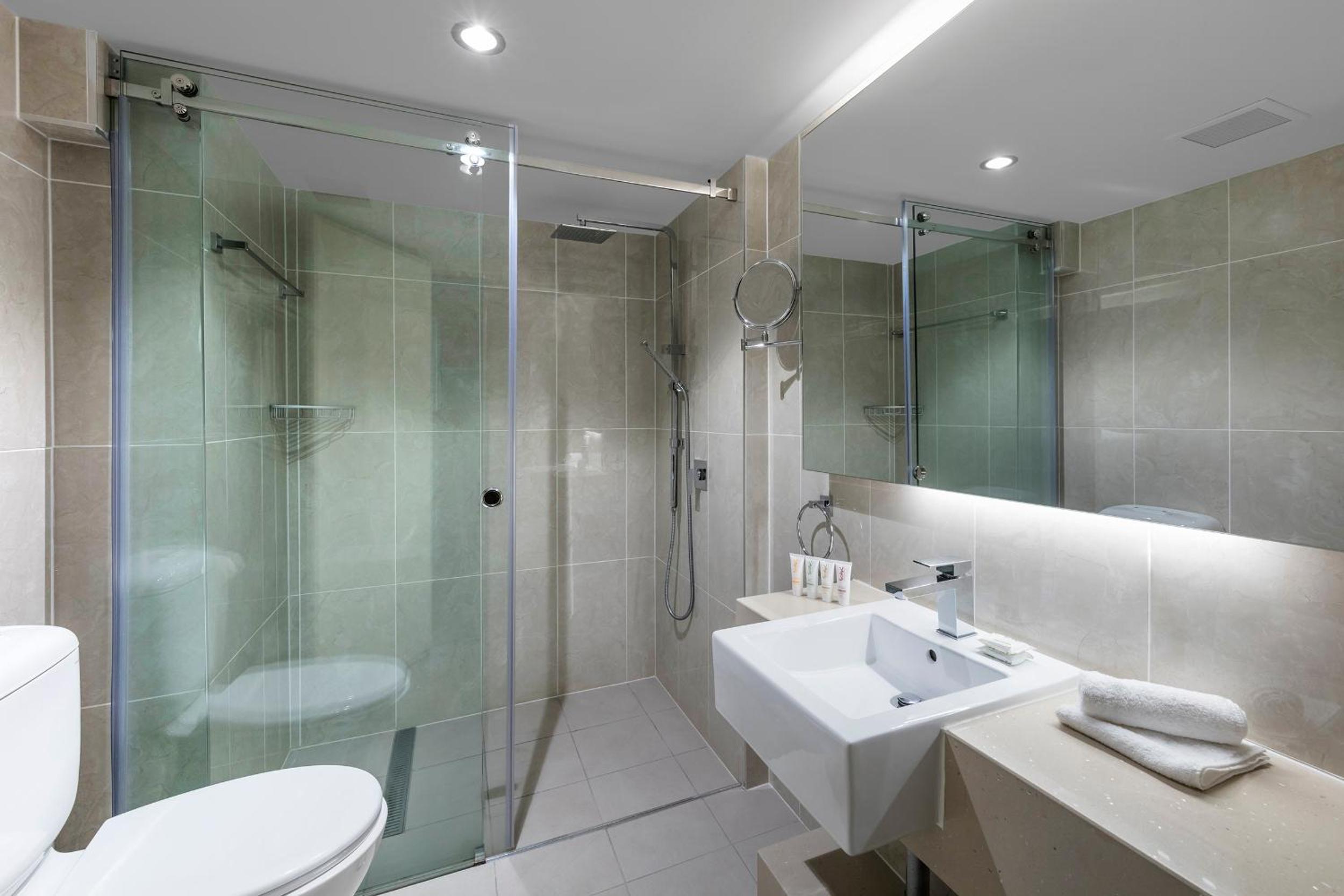 Deluxe King Room - Photo 4
