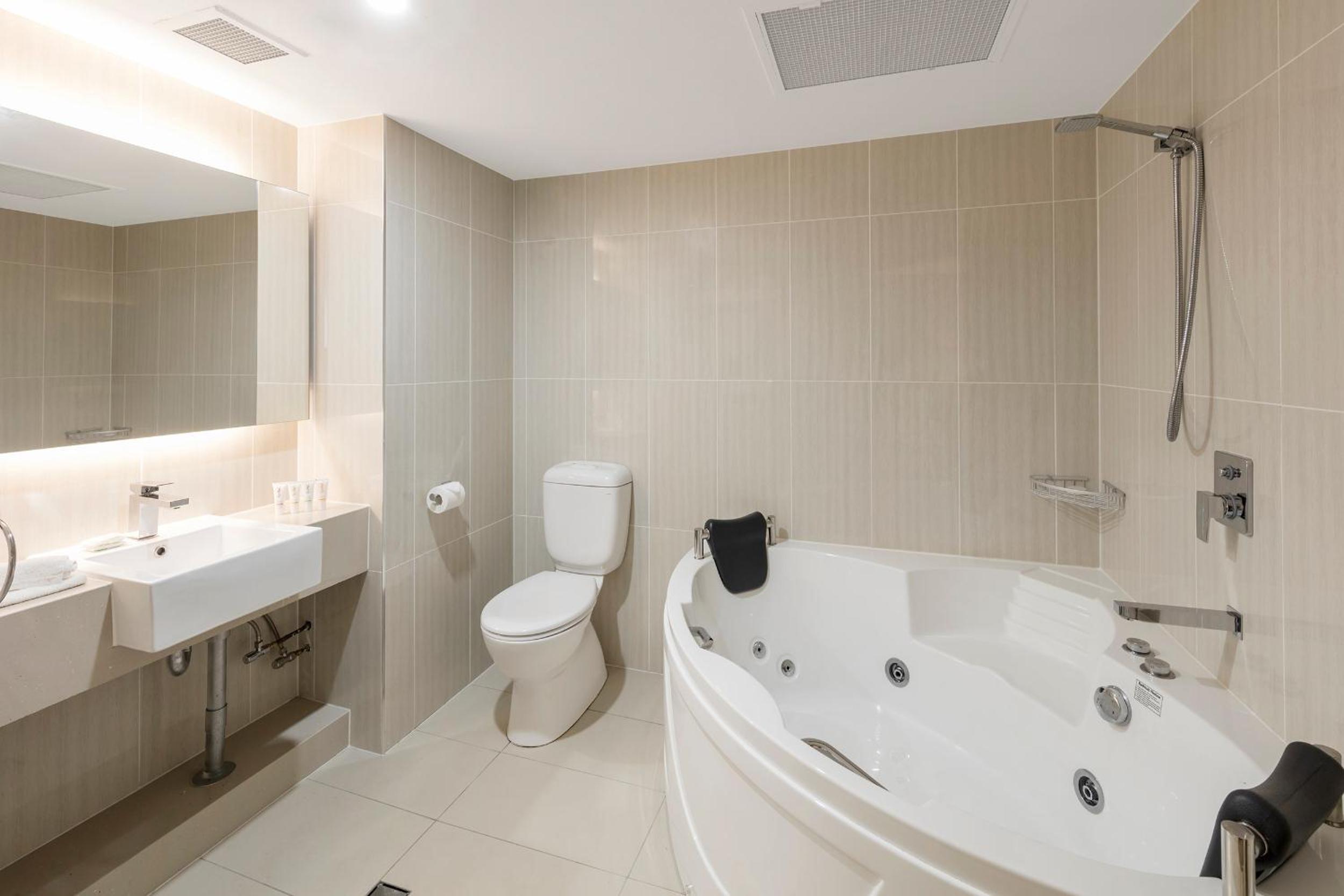 Family Suite with Spa