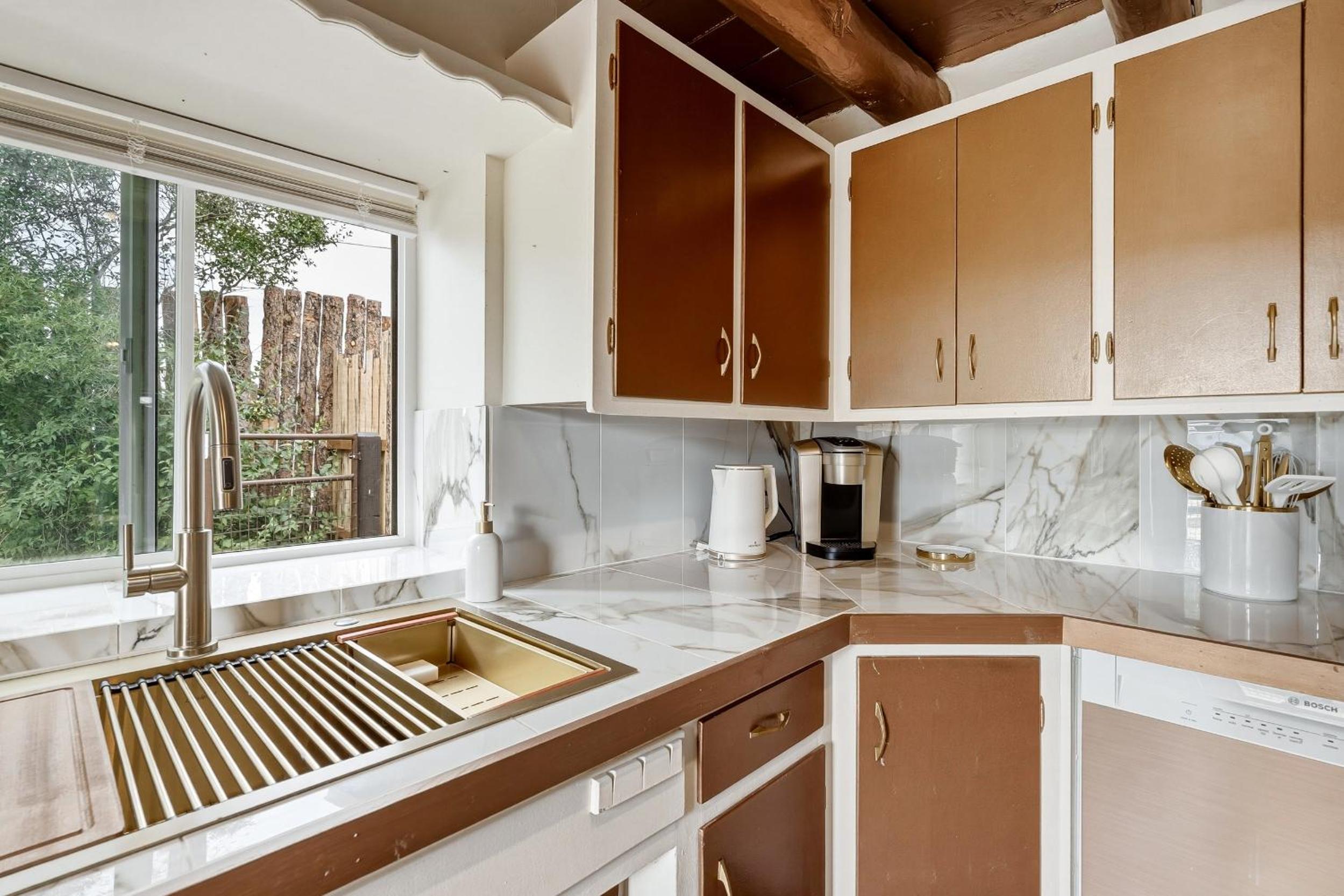 Grand Lodge Kitchen Suite