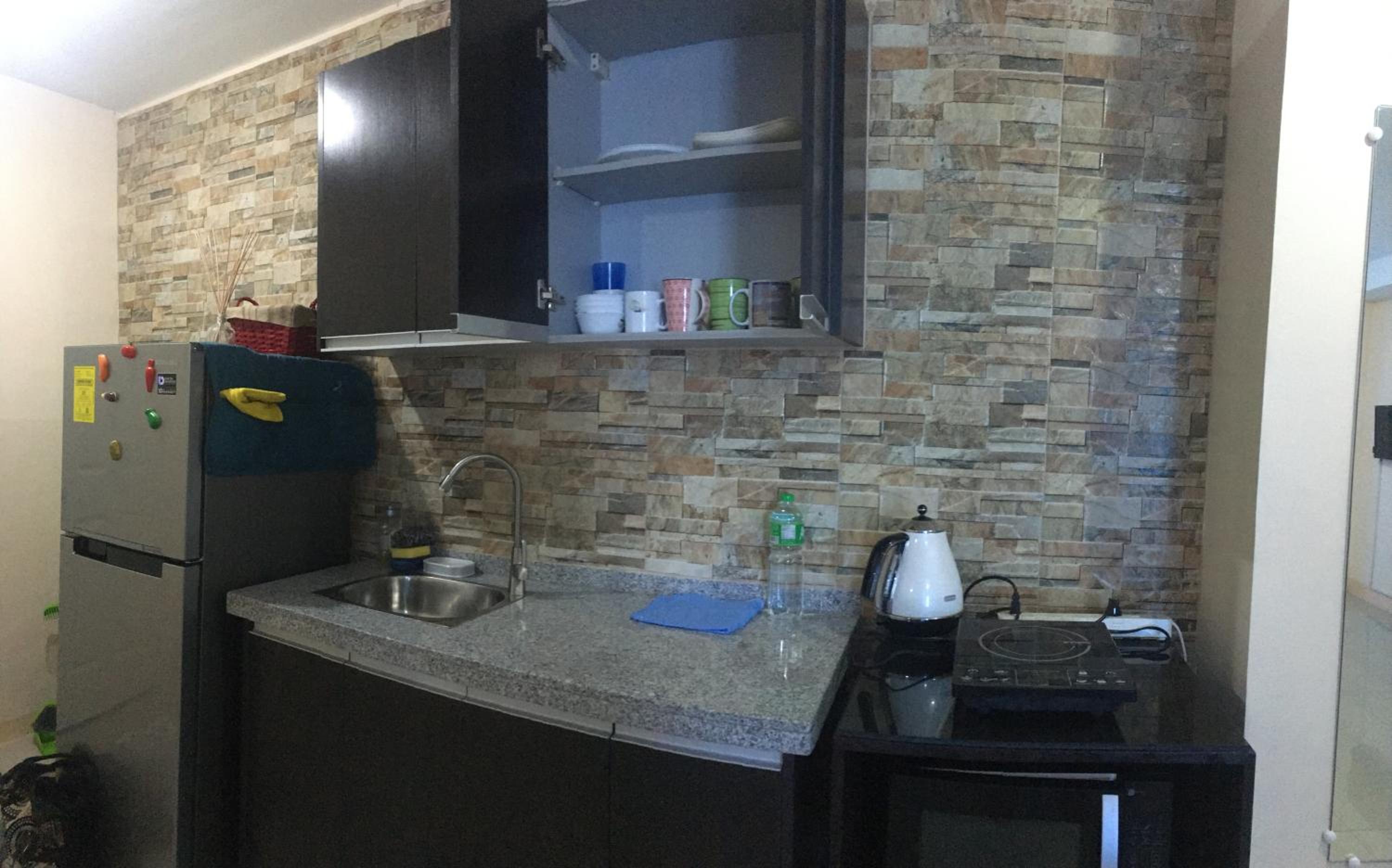 One-Bedroom Apartment - Photo 2