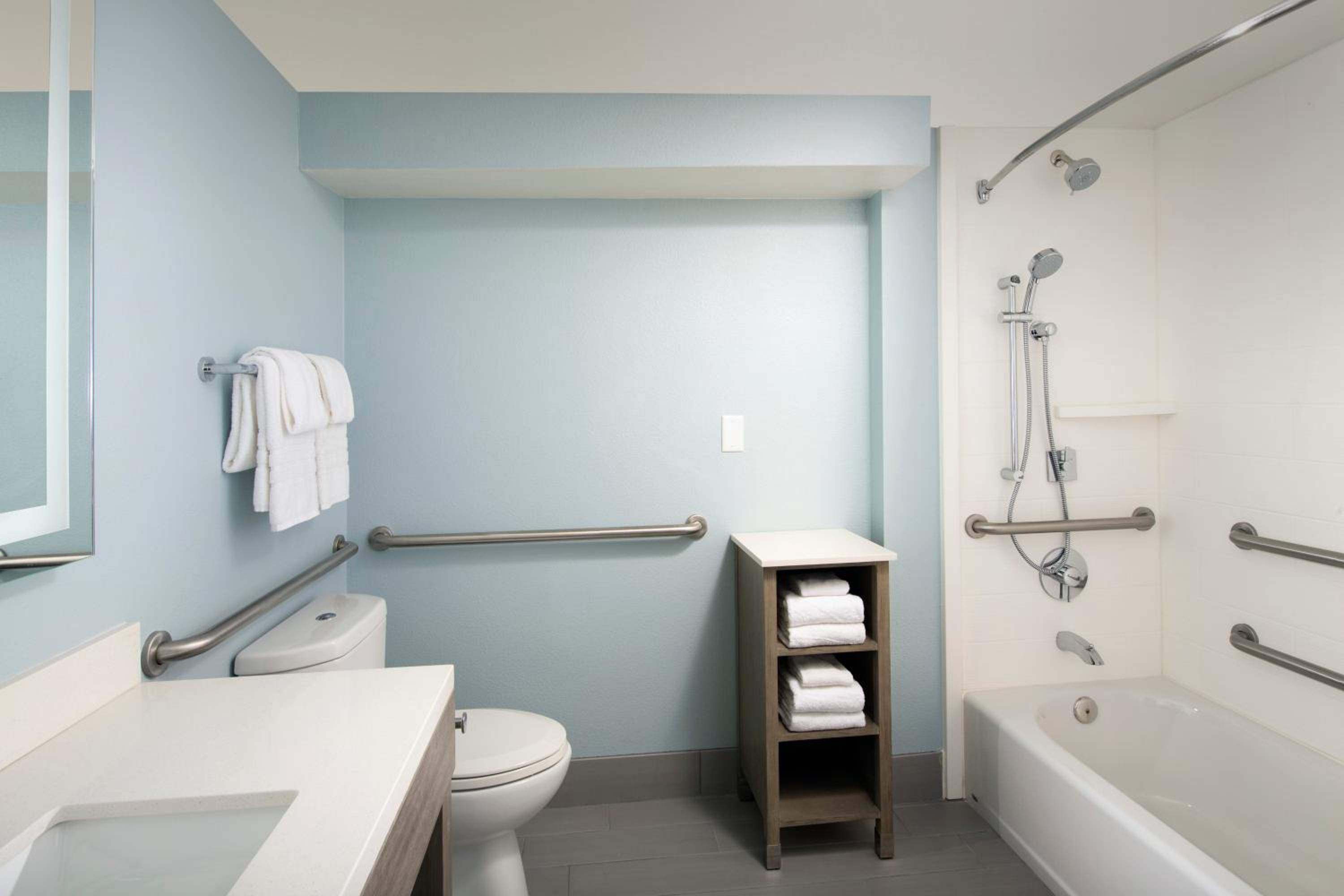 King Room - Disability Access - Photo 6