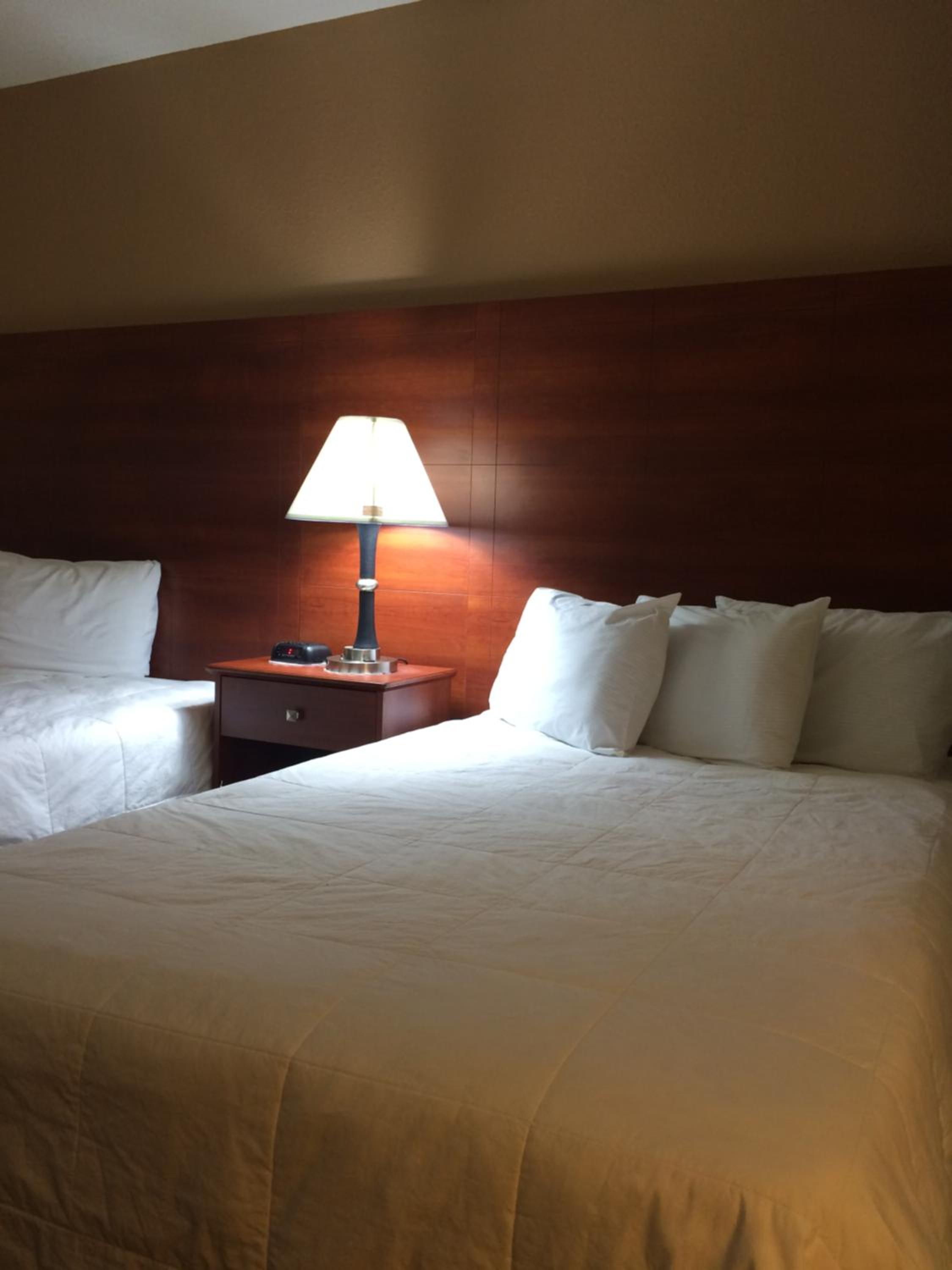 Queen Room with Two Queen Beds - Non-Smoking - Photo 1