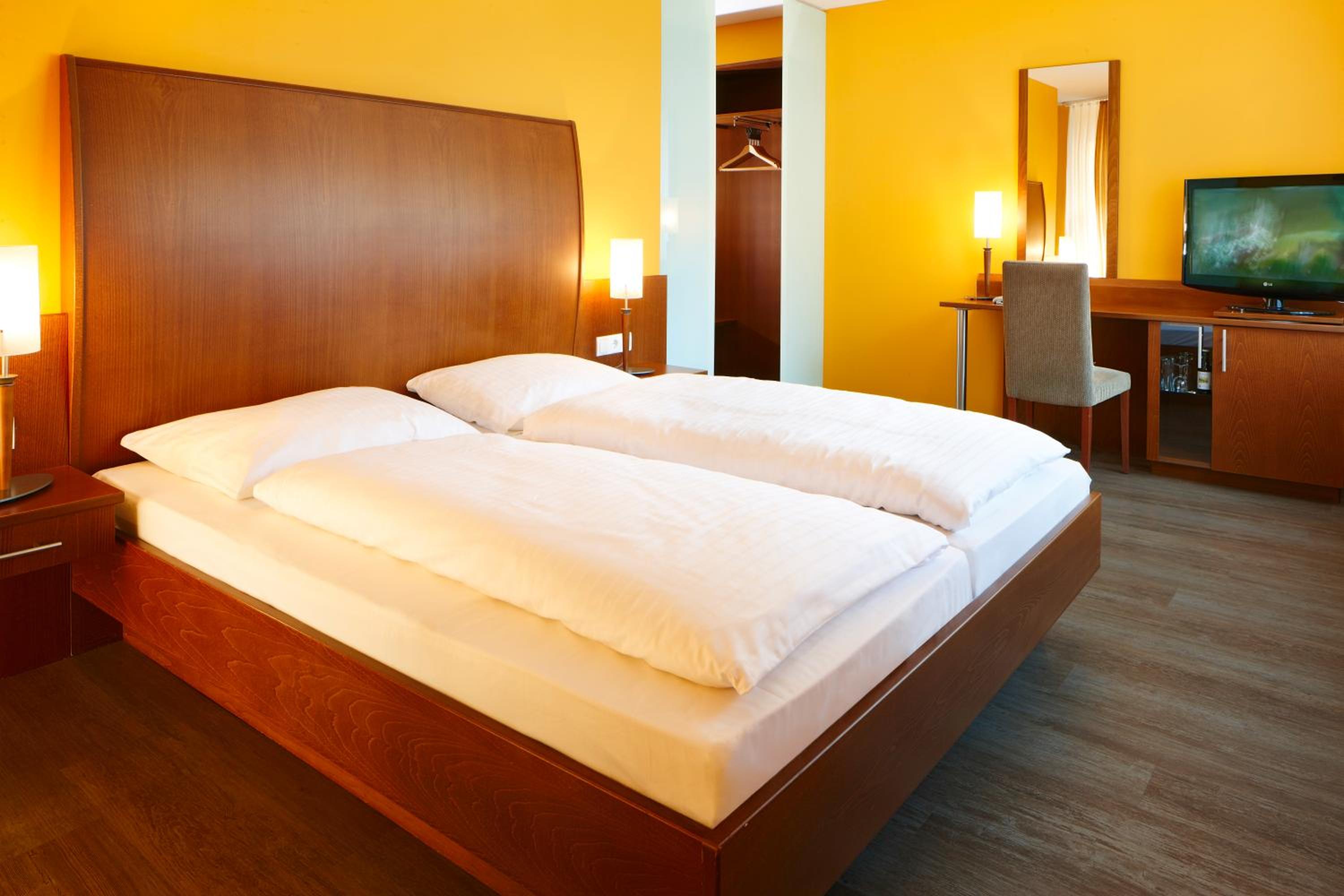 Double Room - Photo 6