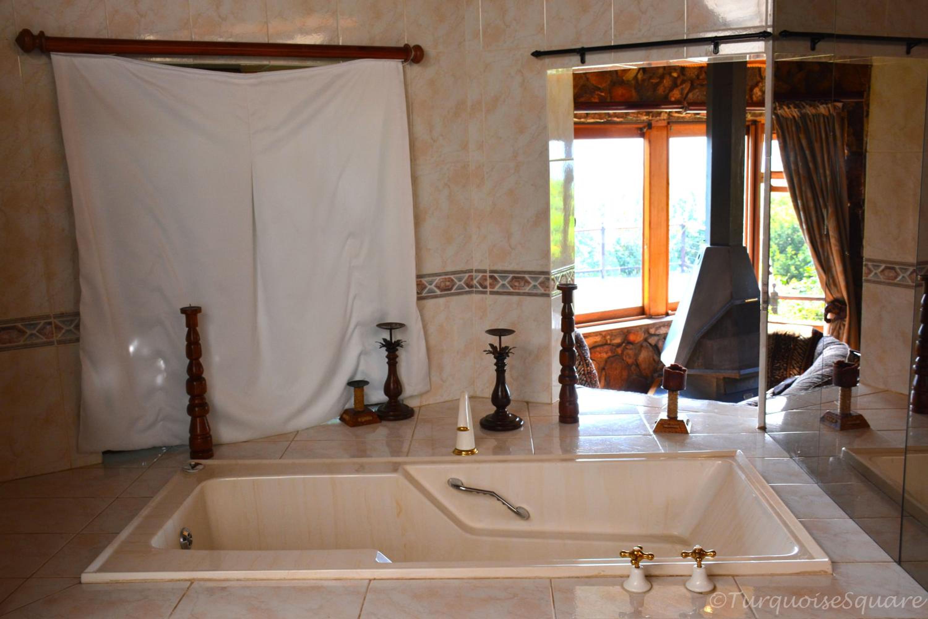 Deluxe King Suite - Photo 6