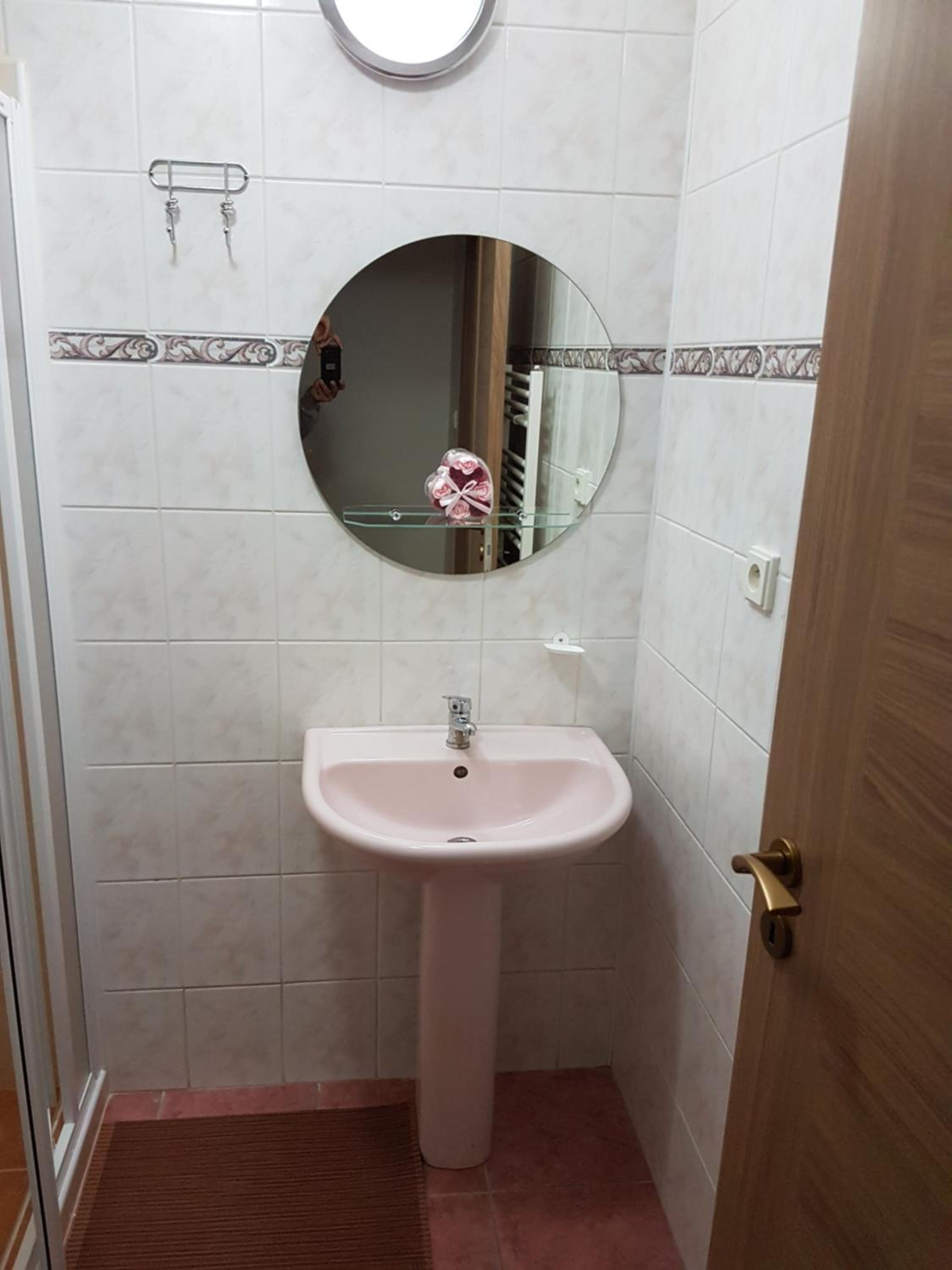 Double or Twin Room - Photo 6