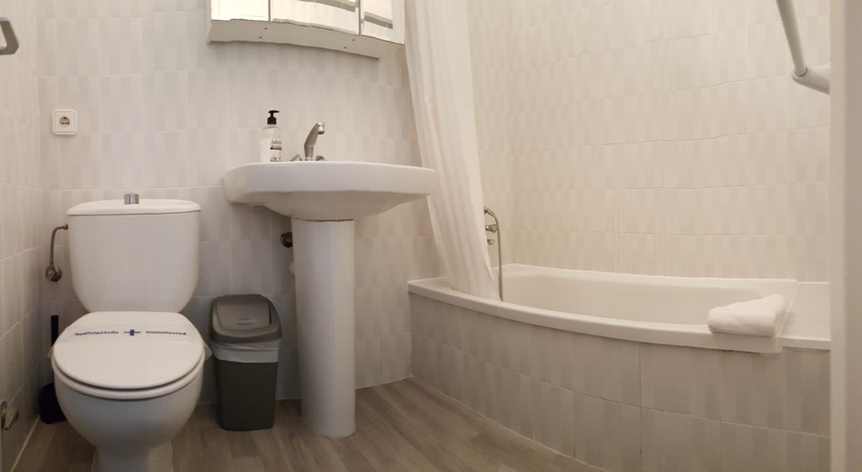 Two-Bedroom Apartment (4 Adults) photo 2