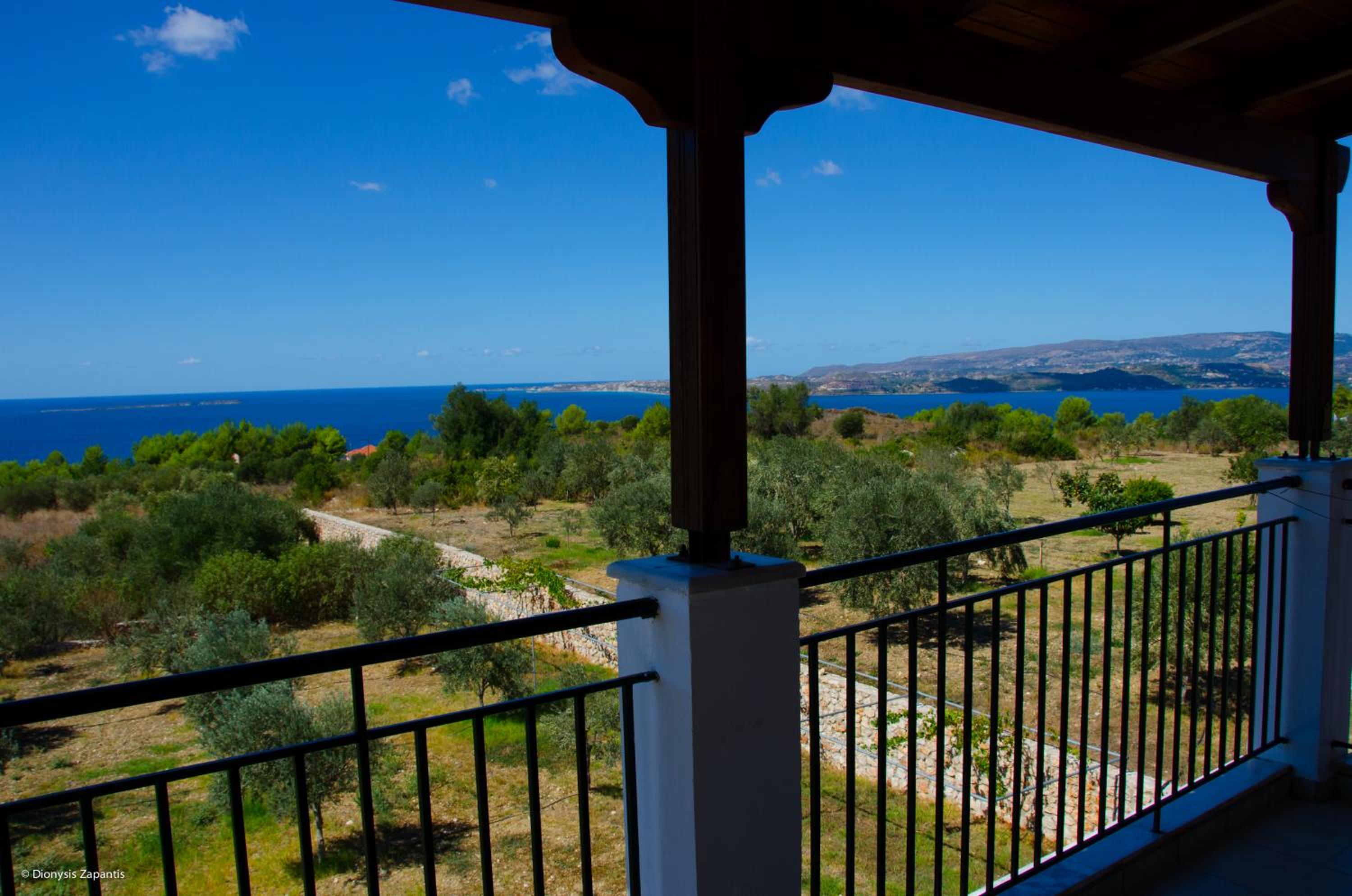 Apartment with Sea View - Photo 6