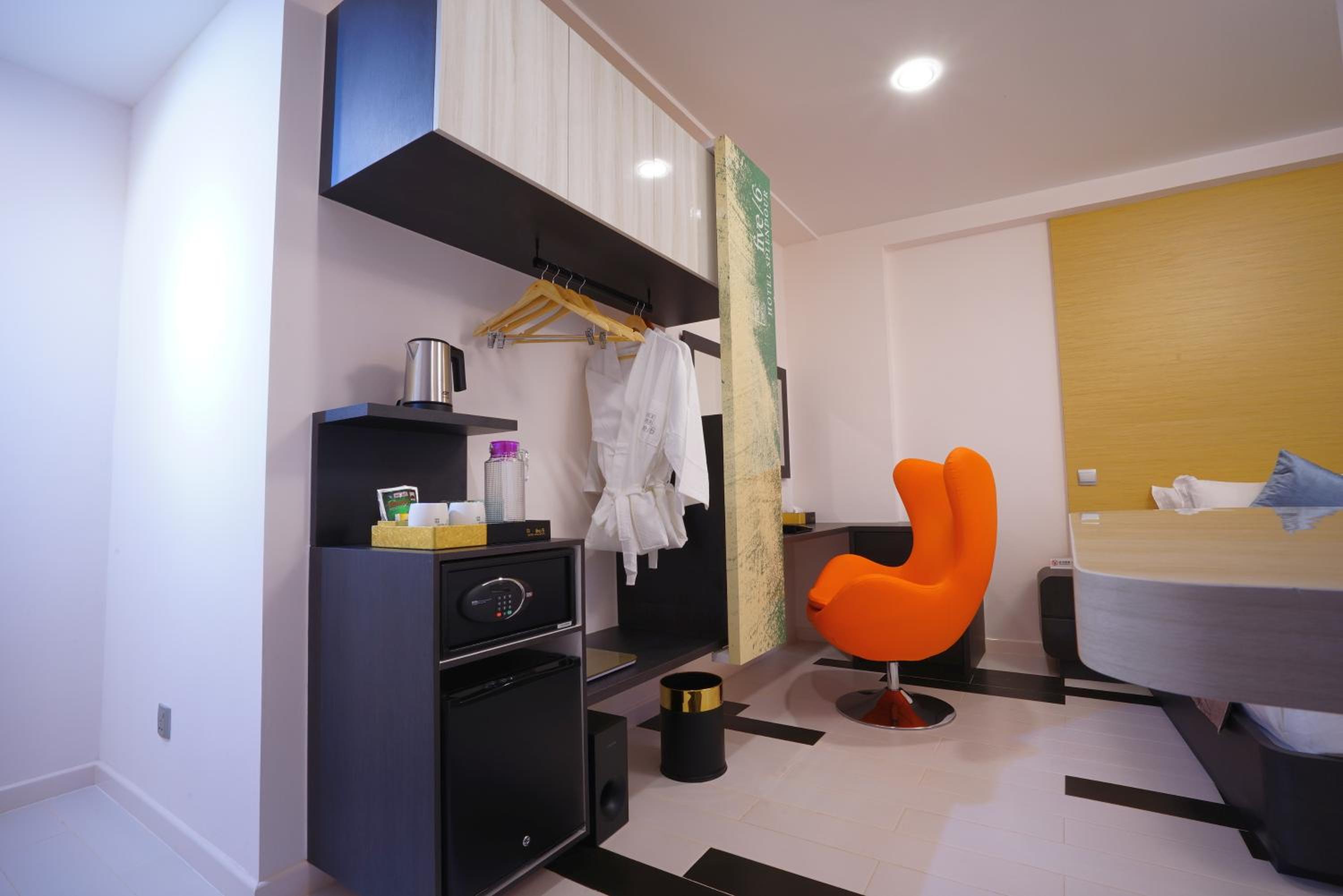 Deluxe Splendor Room