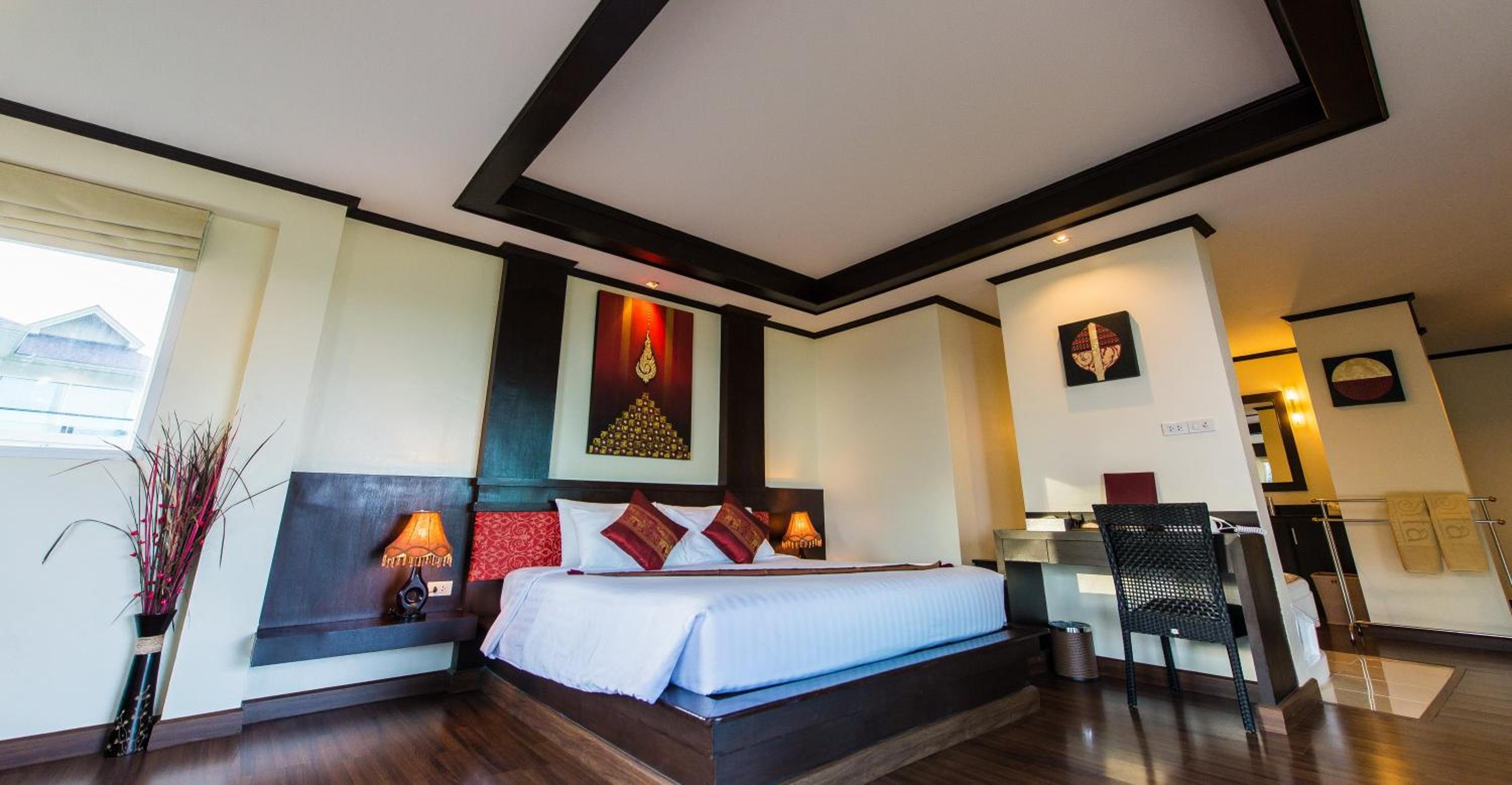 Superior Honeymoon Suite photo 3