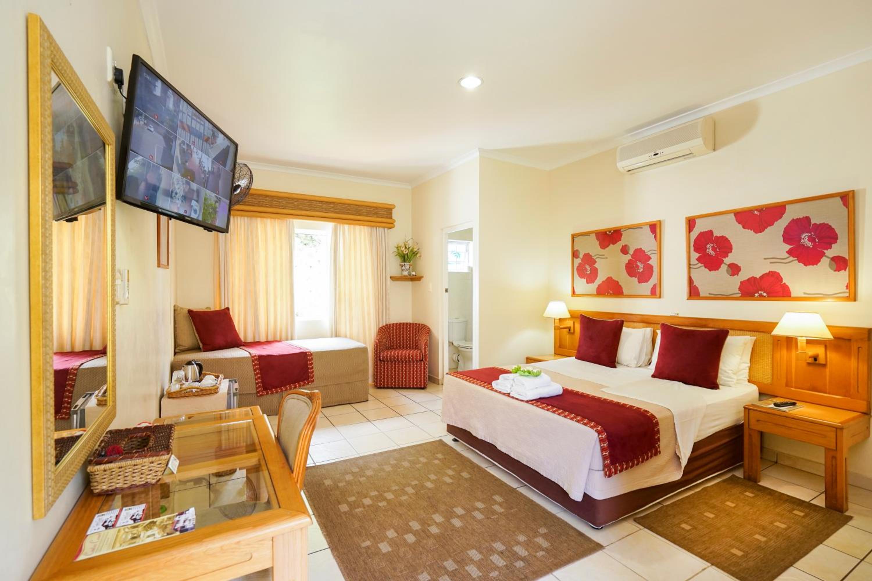 Twin/Double Room photo 2