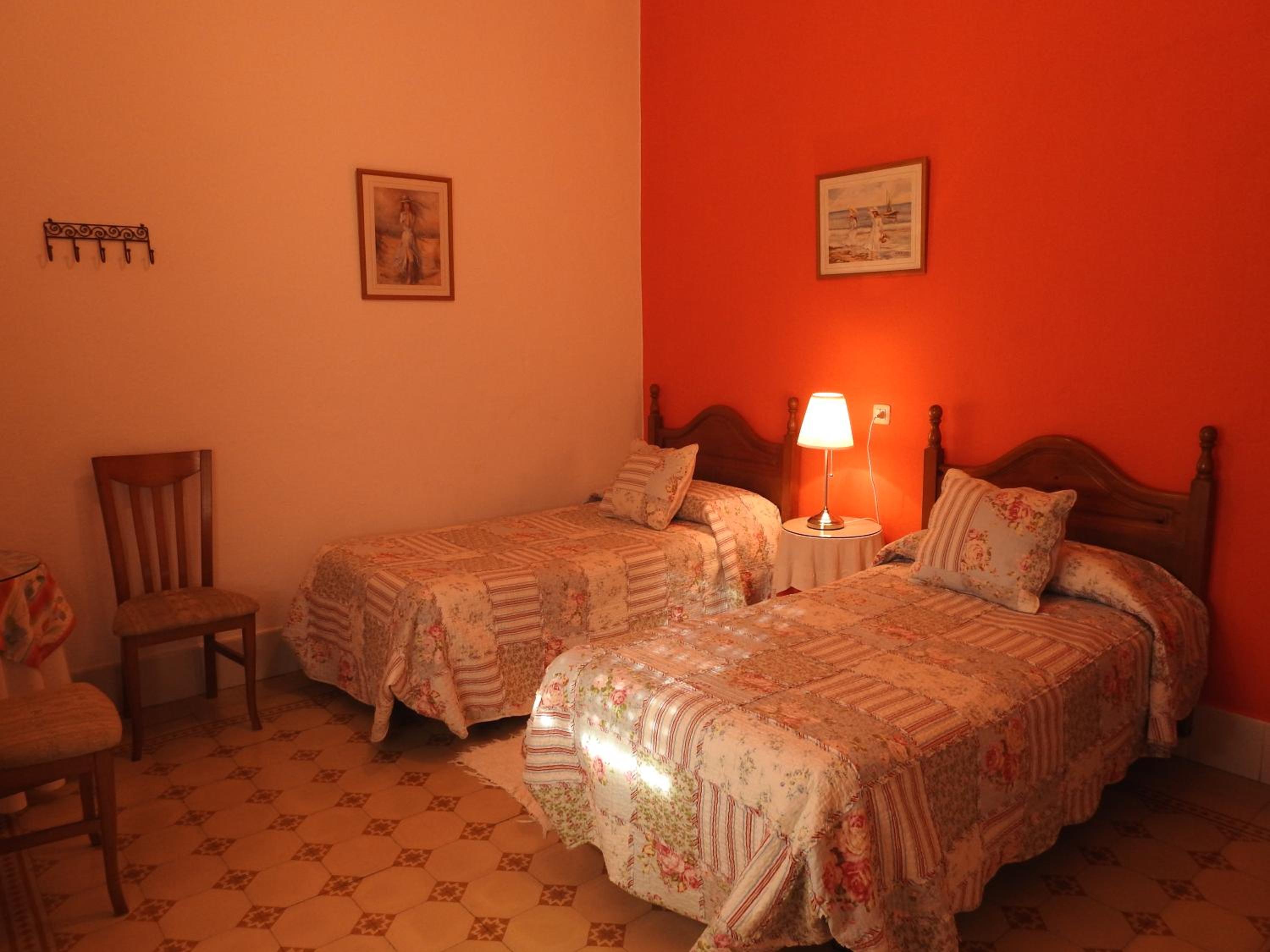Two Connecting Rooms photo 3