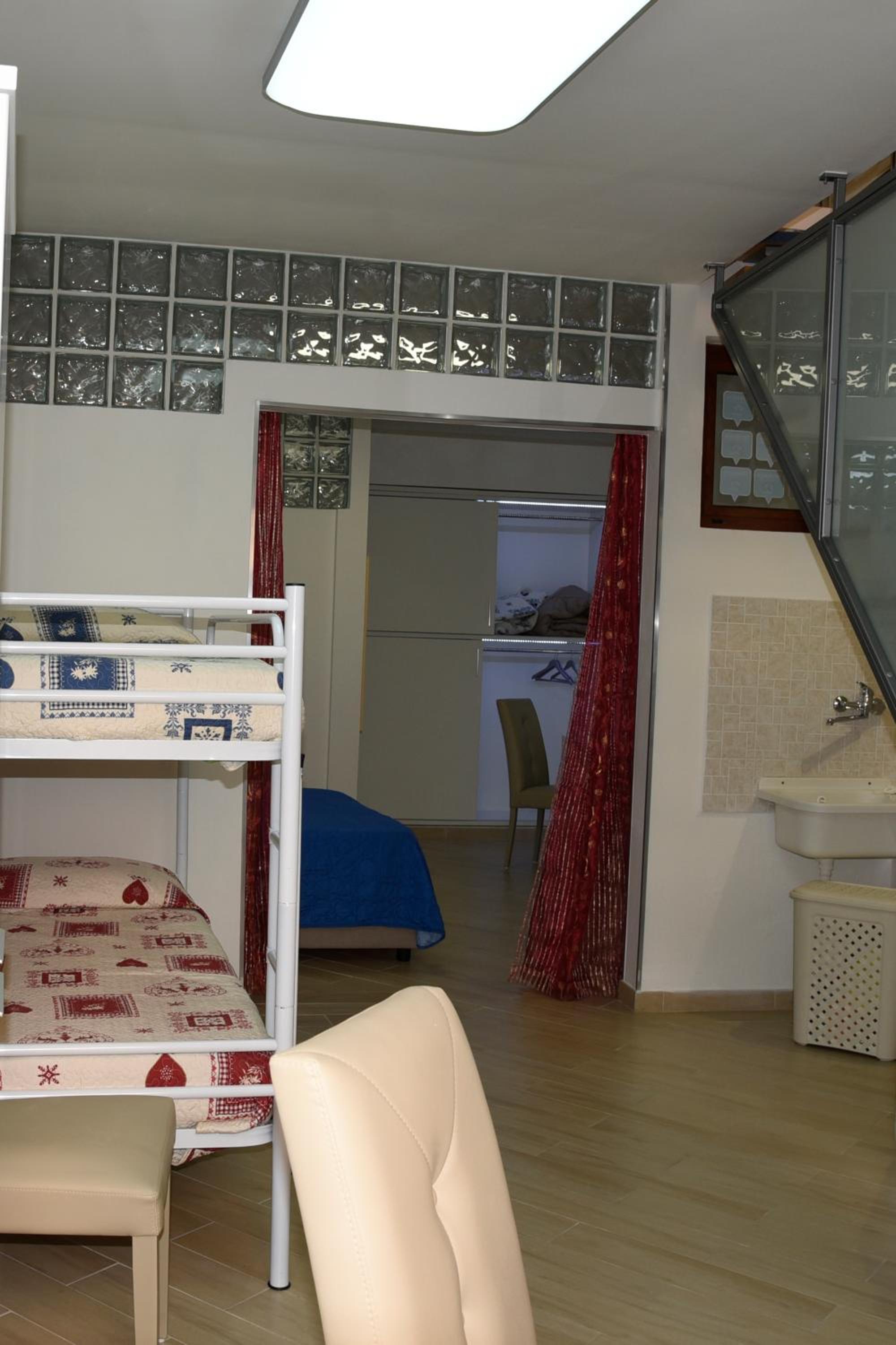 Double or Twin Room - Private Bathroom  - Photo 12