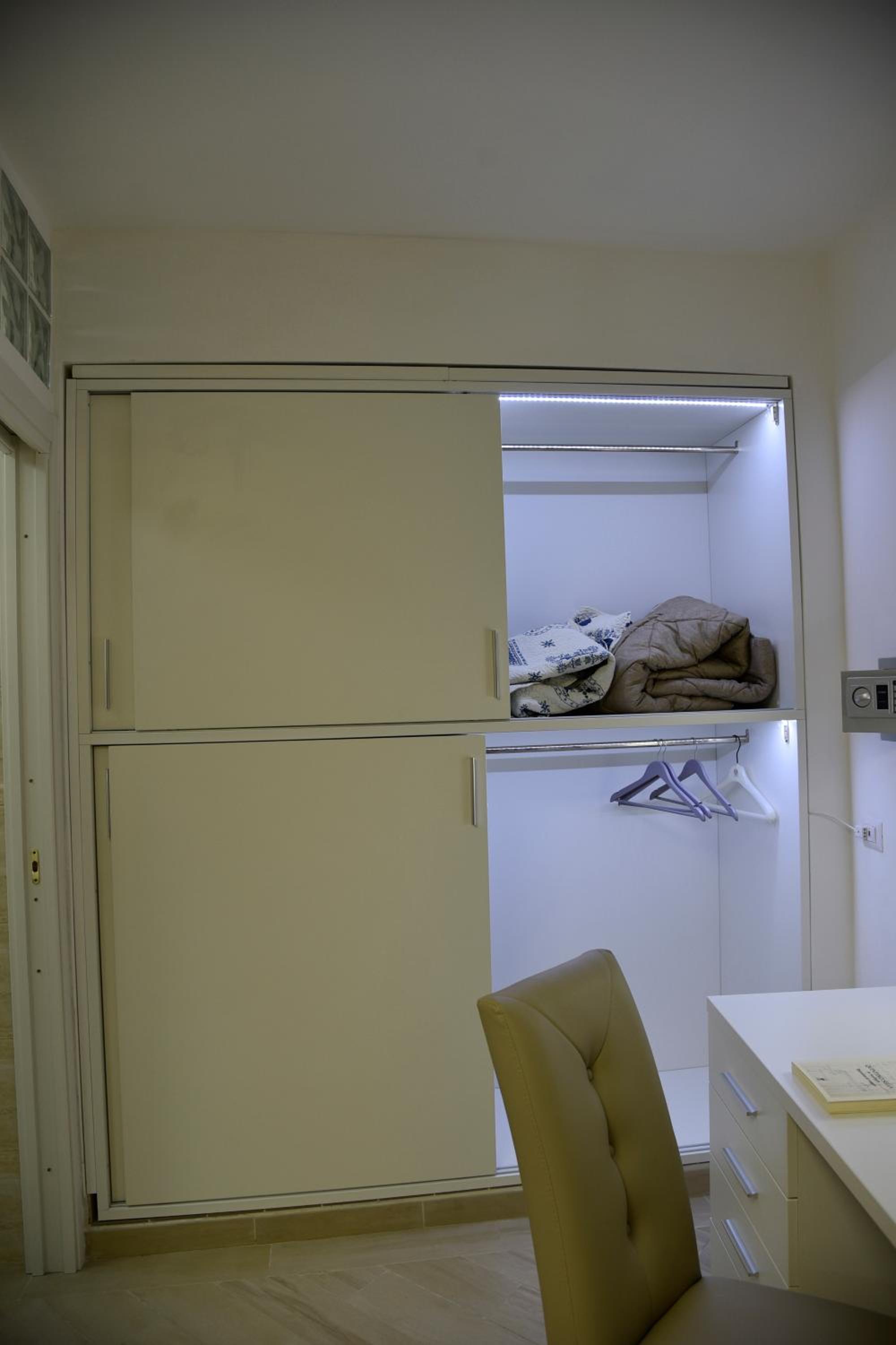 Double or Twin Room - Private Bathroom  - Photo 49