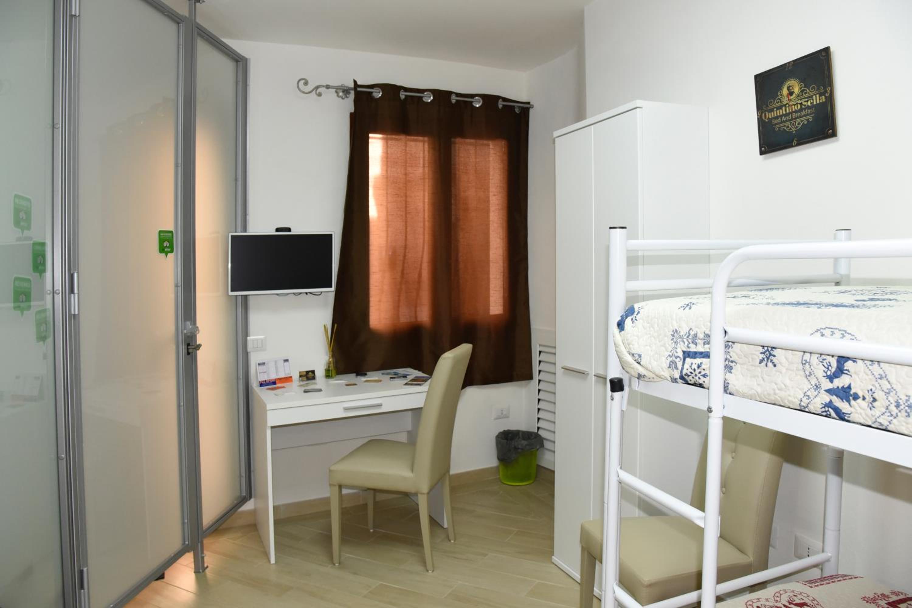 Double or Twin Room - Private Bathroom  - Photo 57