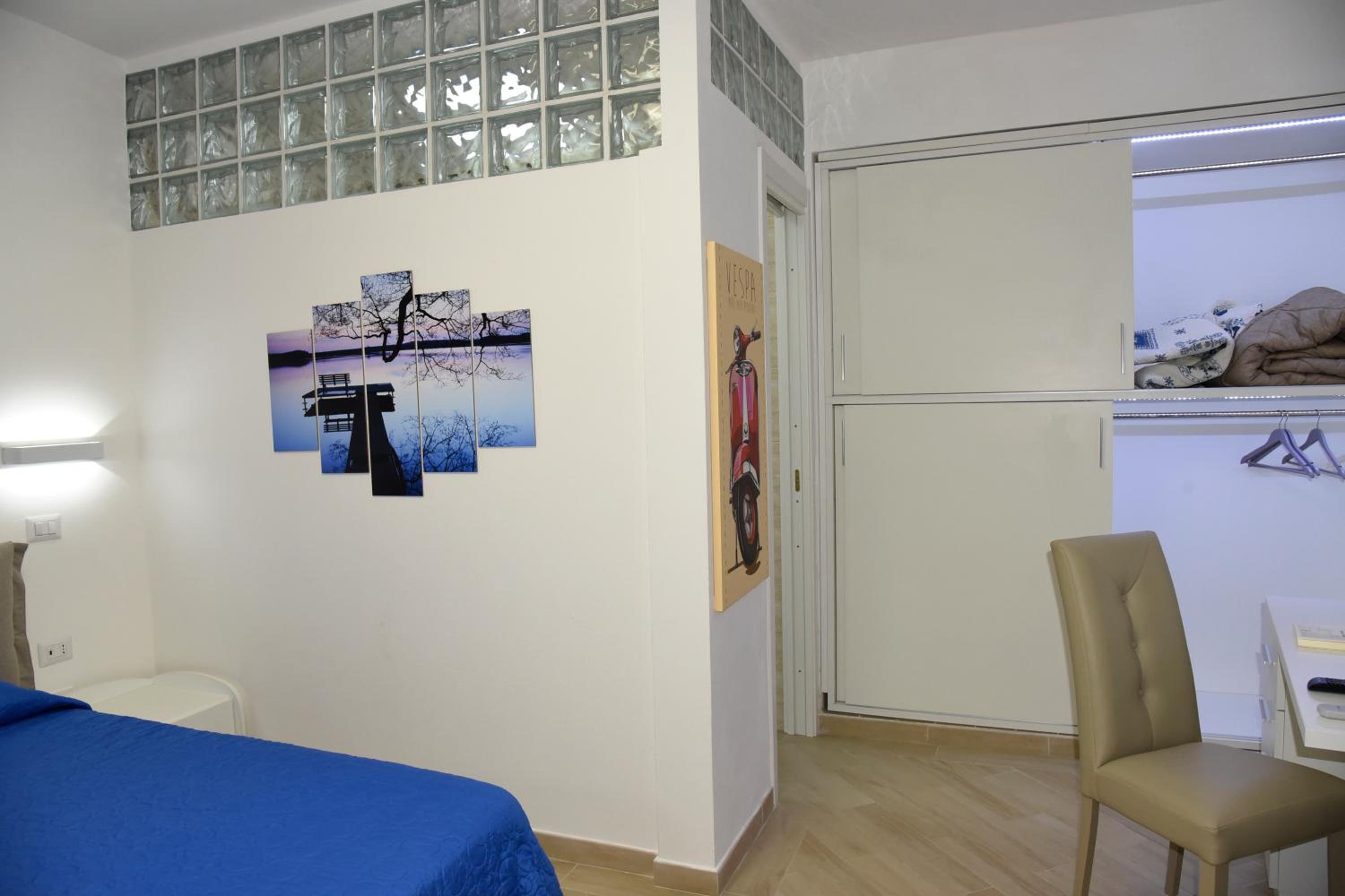 Double or Twin Room - Private Bathroom  - Photo 32