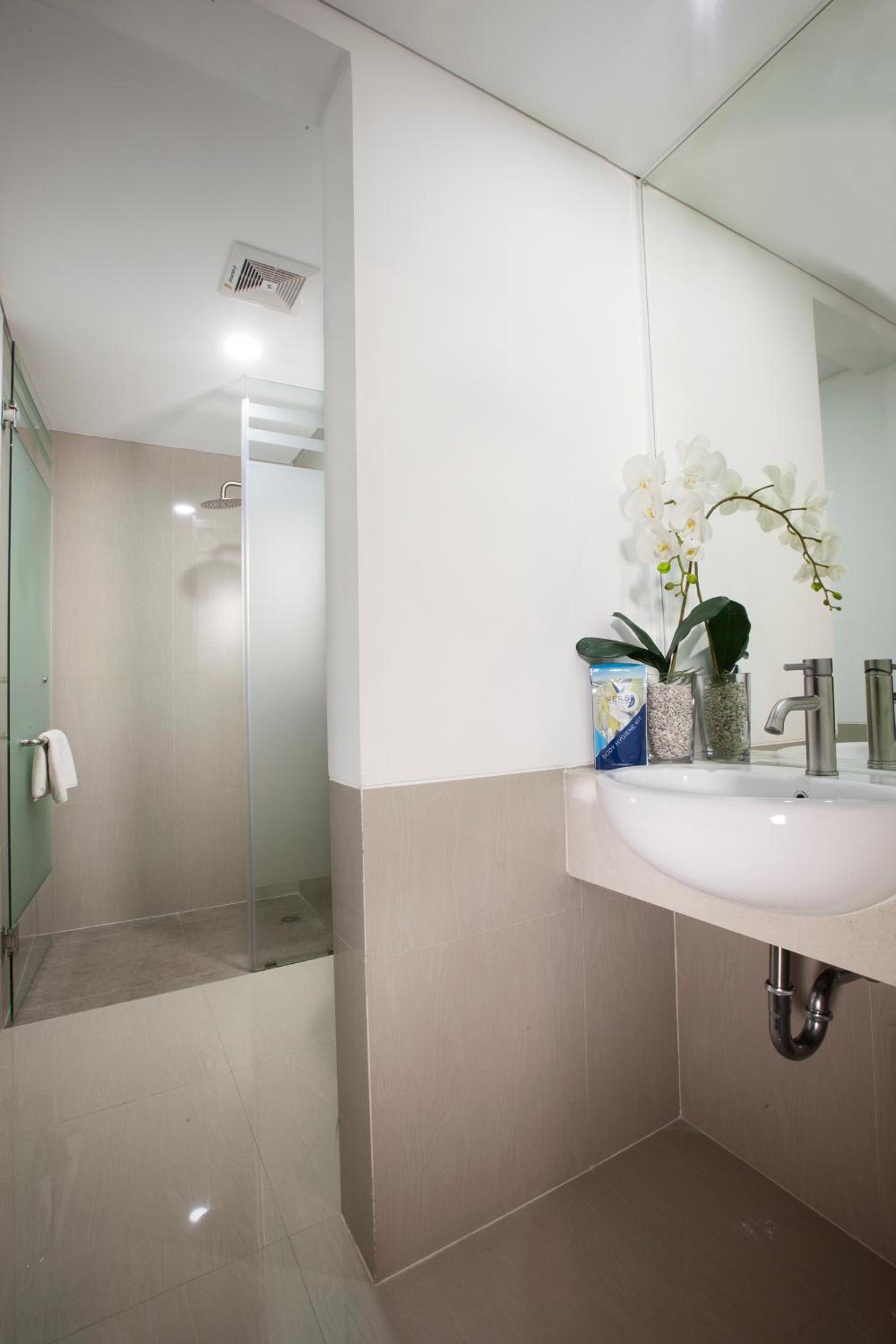 Jacuzzi & Sauna Family Suite photo 3