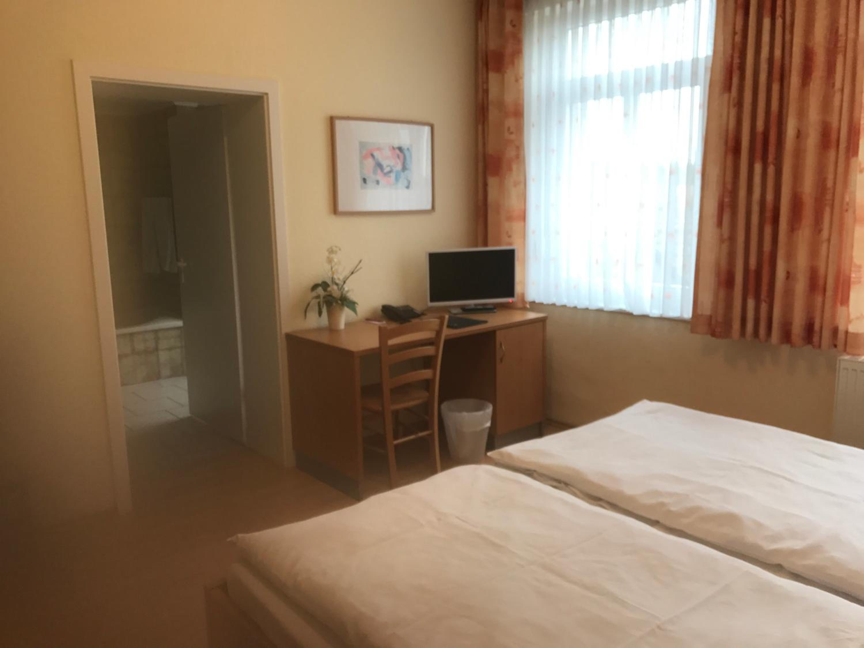 Double Room - Photo 2