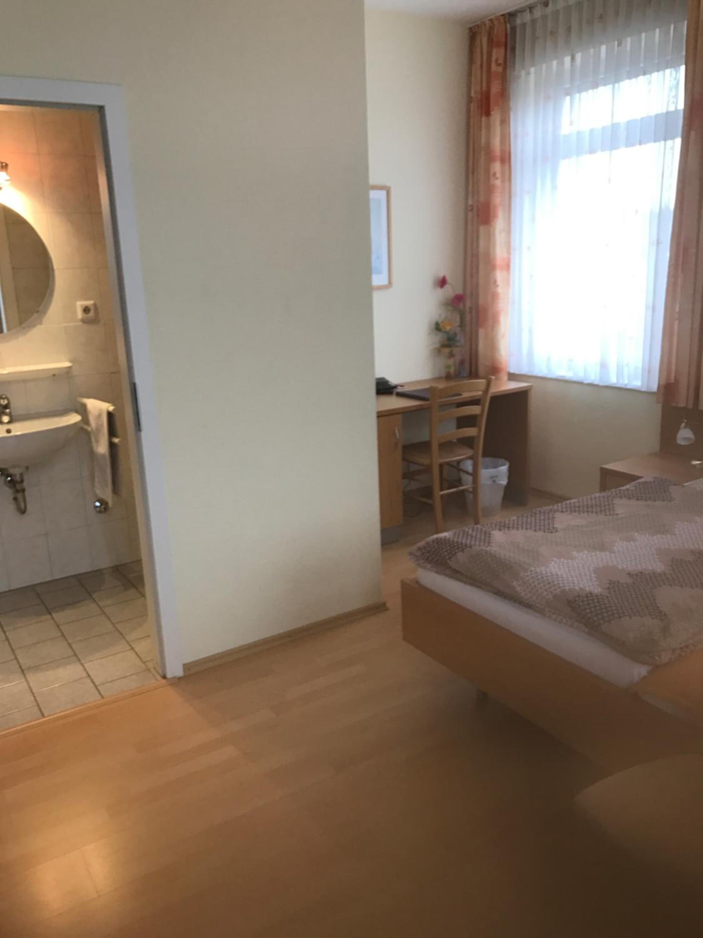 Double Room - Photo 3
