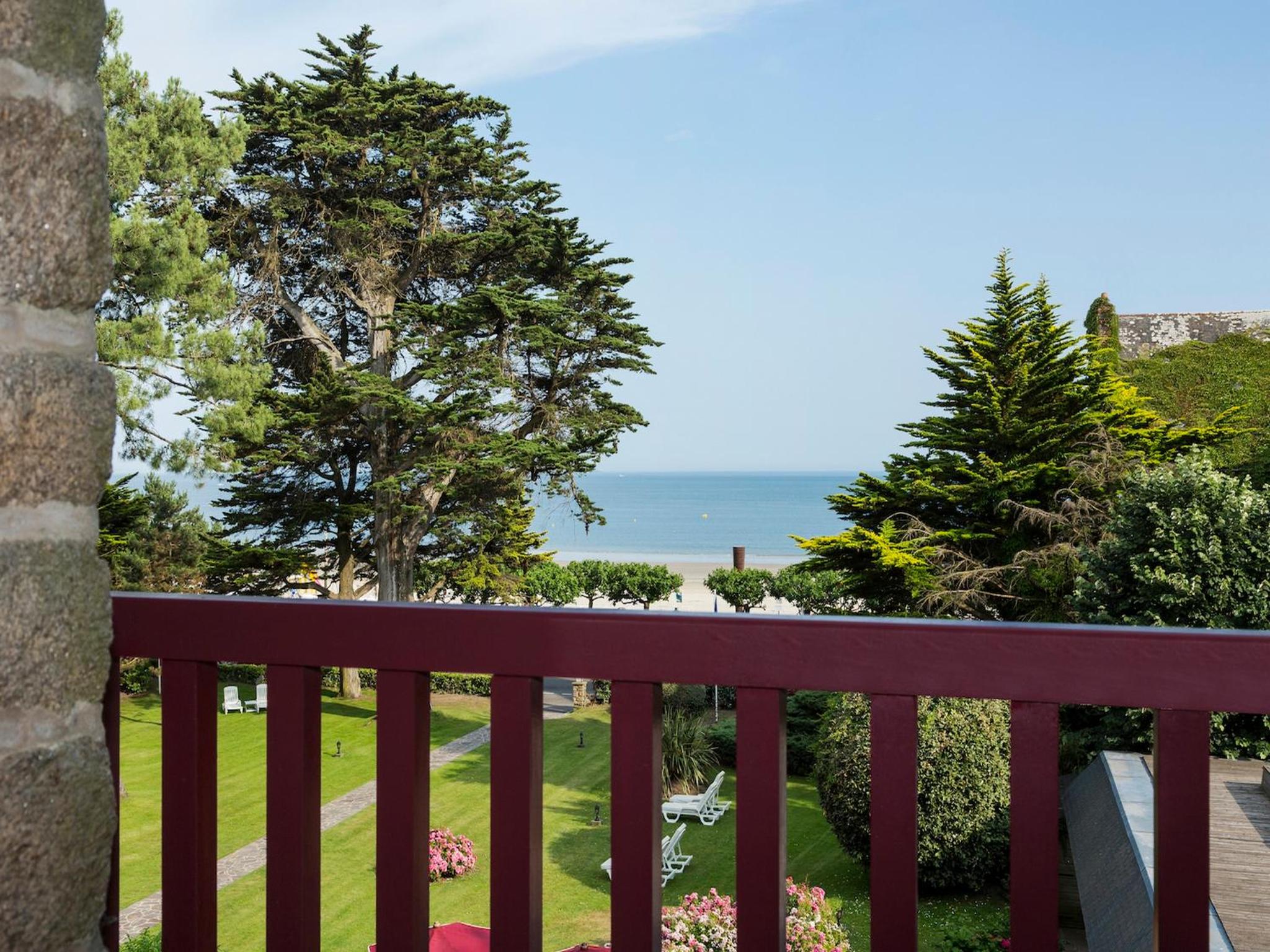 Superior Double Room with Sea View - Photo 4