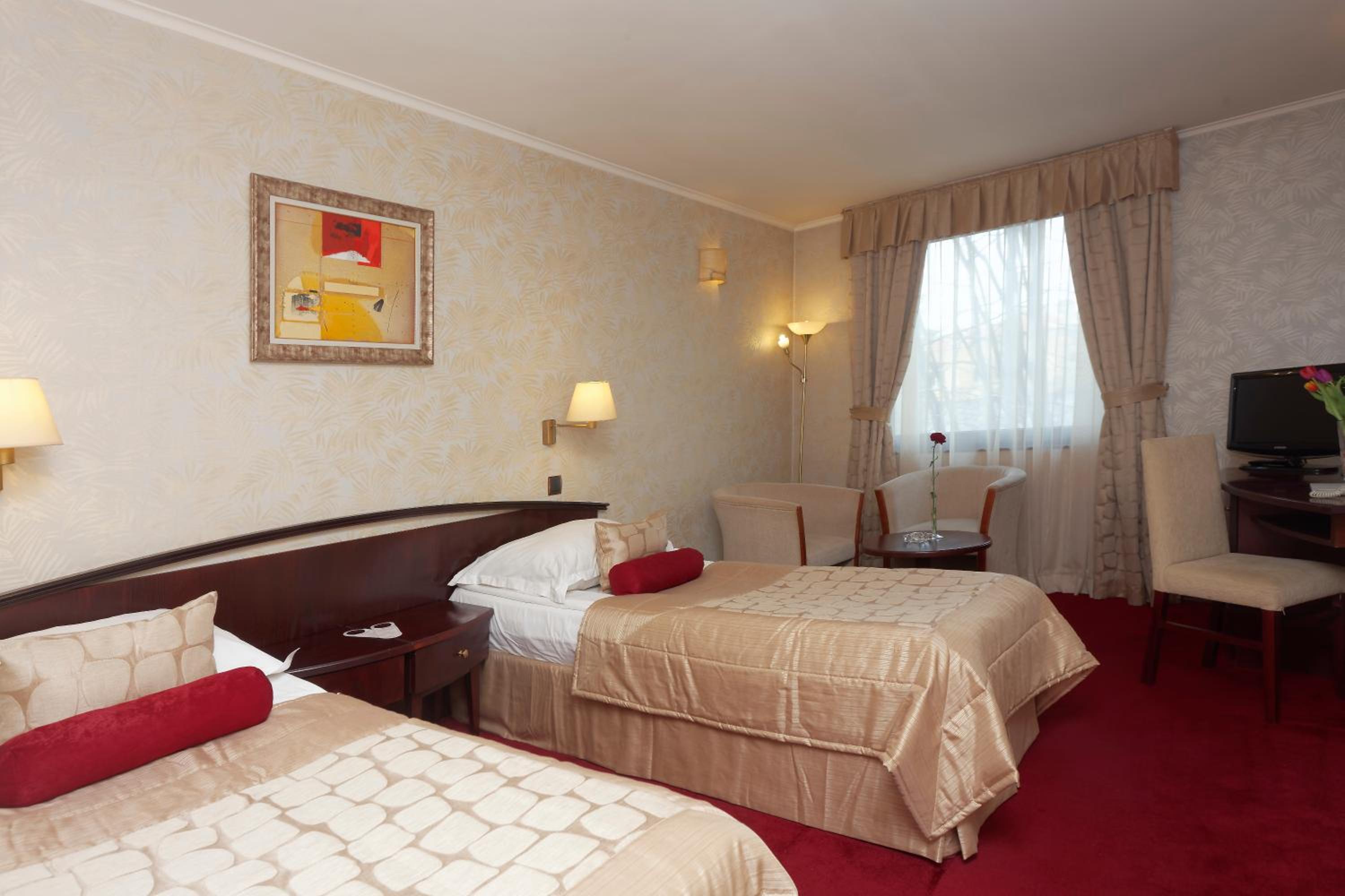 Deluxe Double Room photo 3