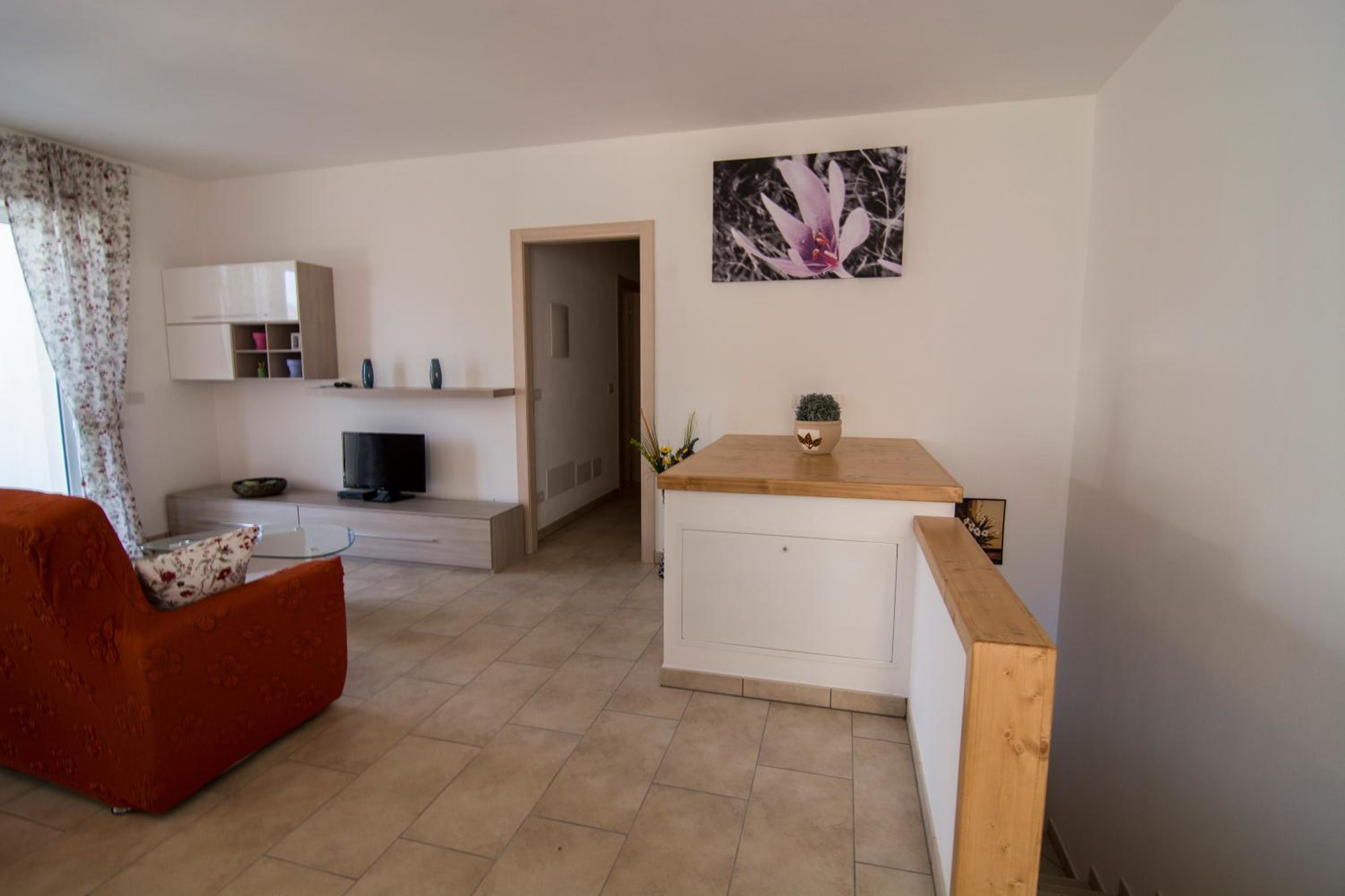 Three-Bedroom Apartment with Lake View - Split Level