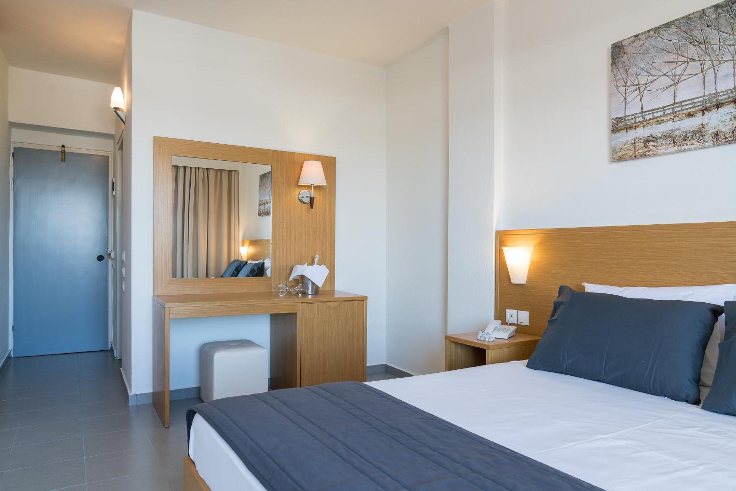 Standard Double or Twin Room photo 1