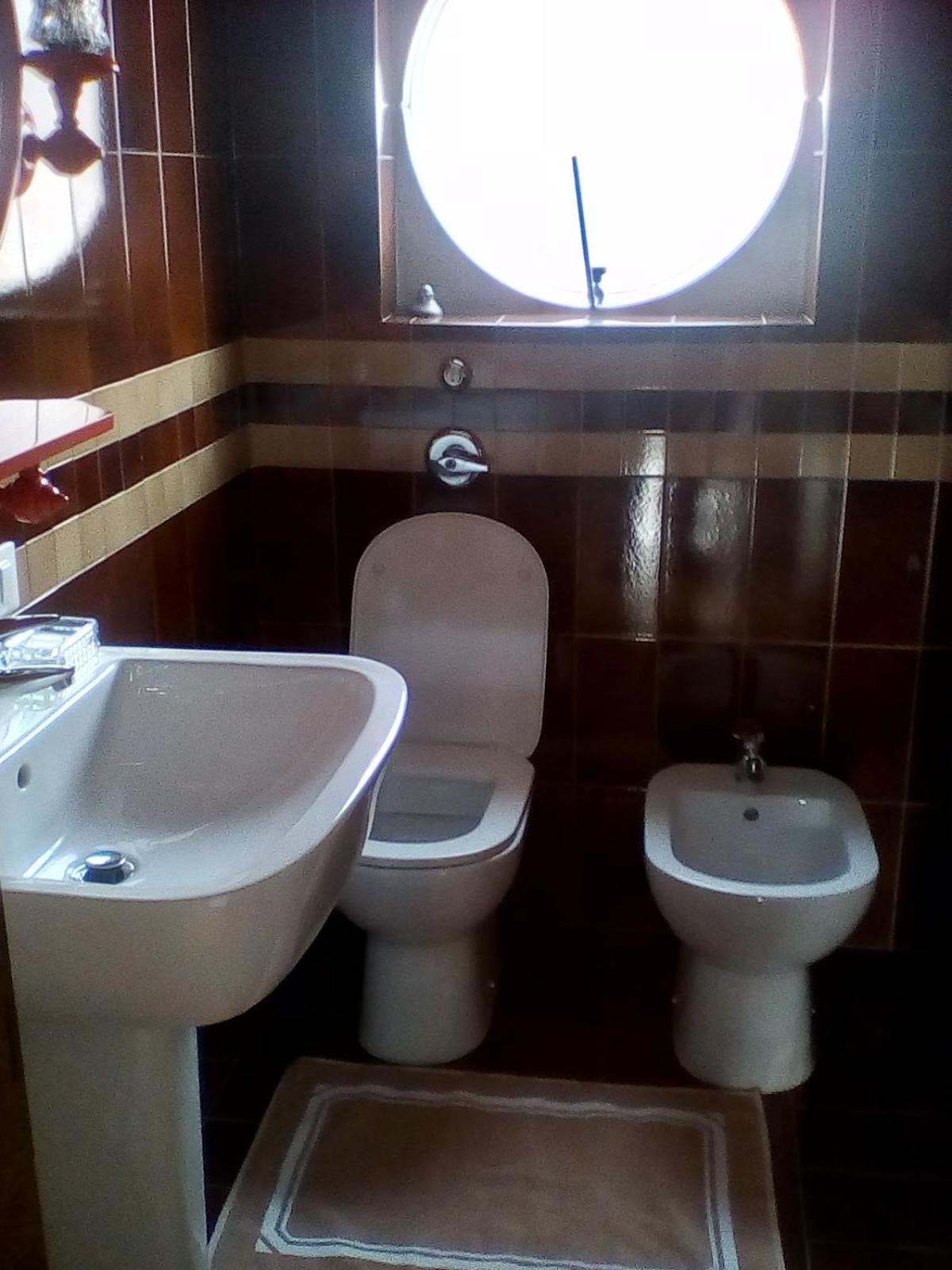 Twin Room with Private Bathroom - Photo 2