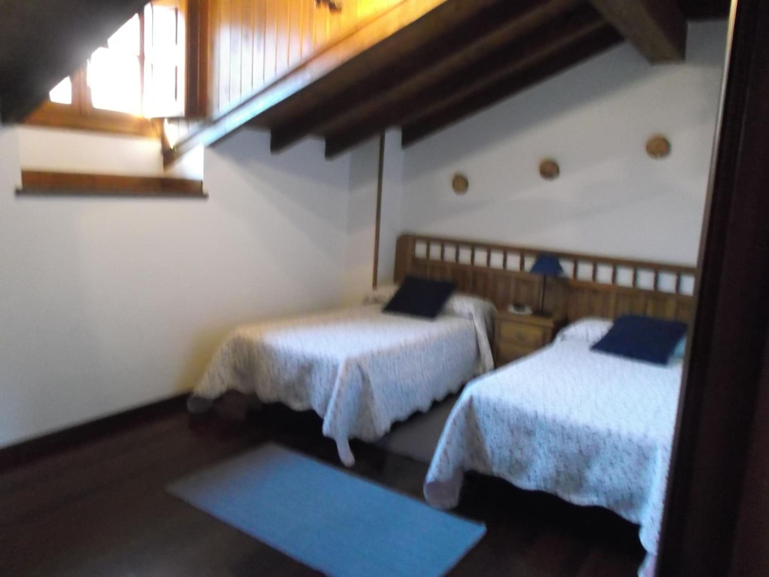 Twin Room - Photo 4