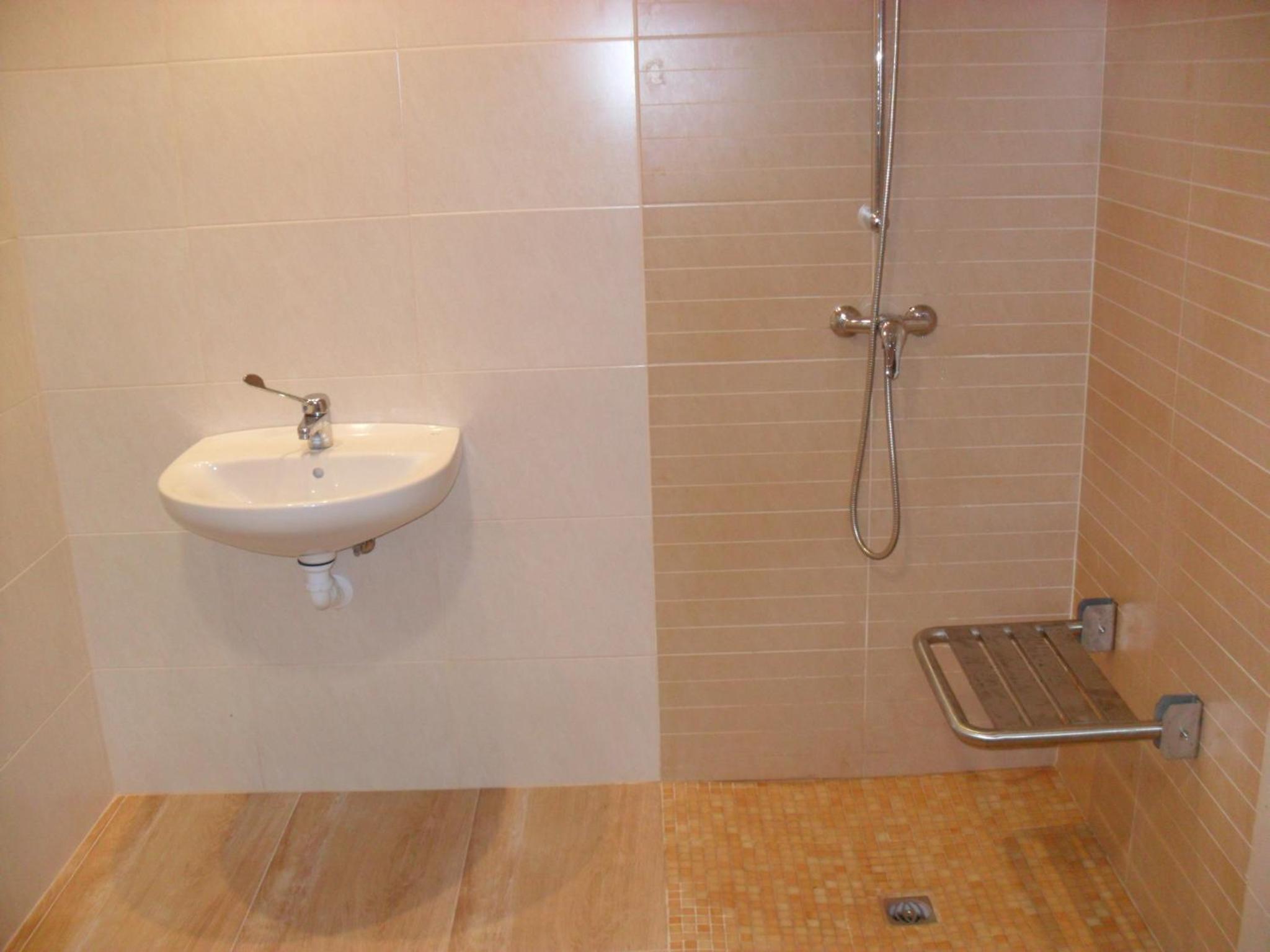 Double Room - Photo 5
