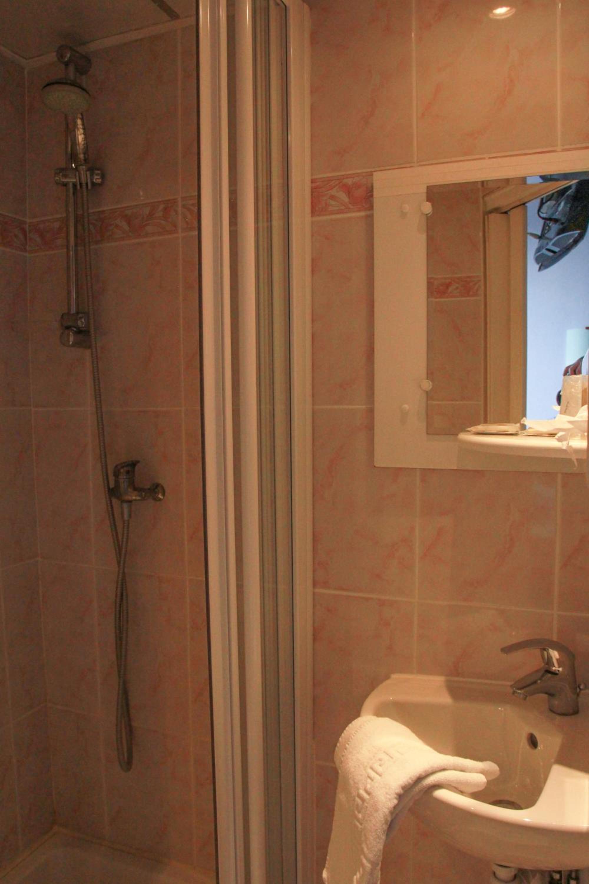 Standard Single Room photo 3