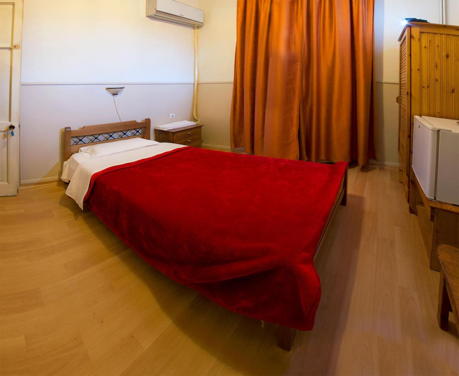 Single Room with Shared Bathroom