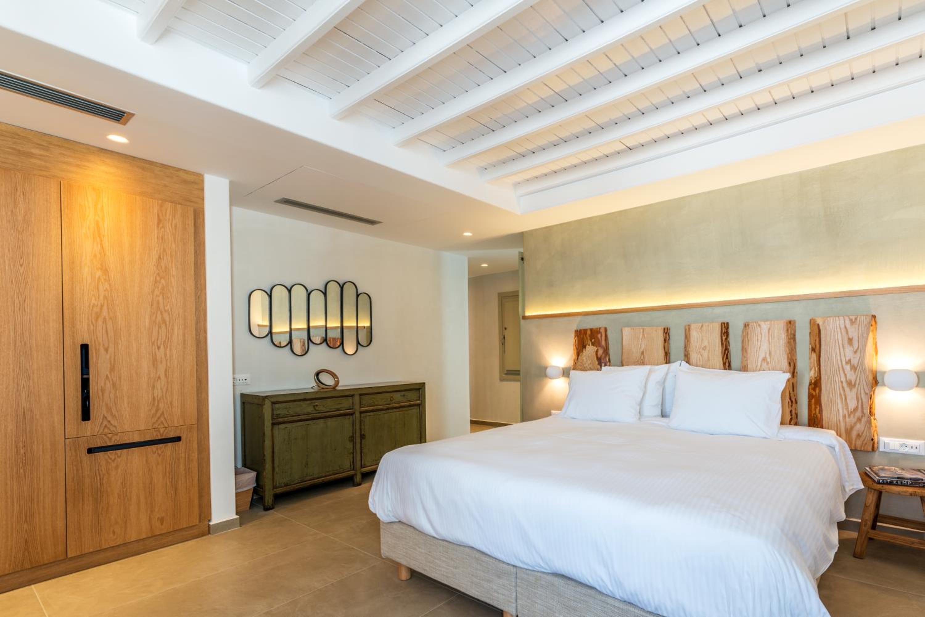 Grand Terrace Suite with Panoramic Sea View and Outdoor Hot tub photo 1
