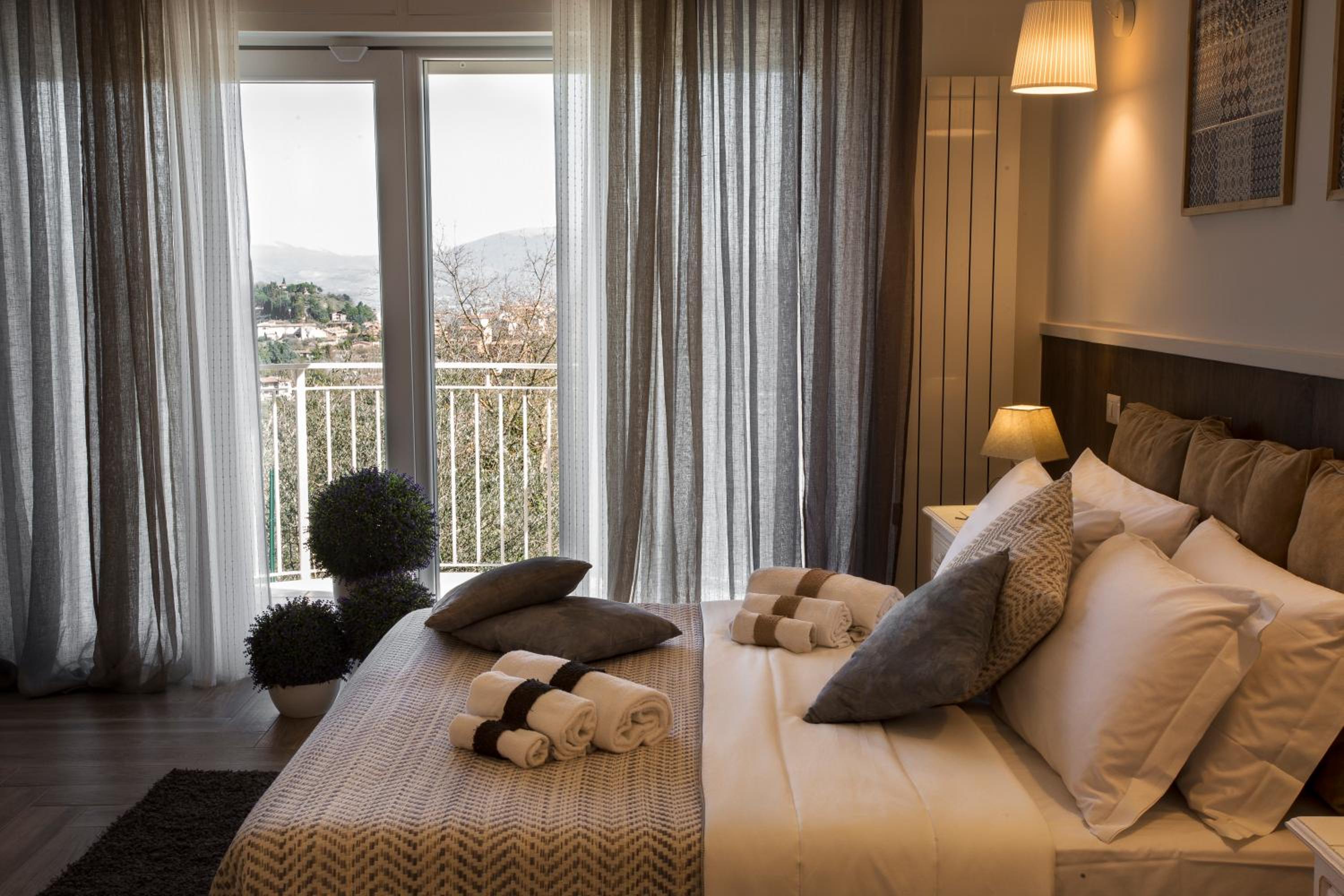 Double Room - Photo 12