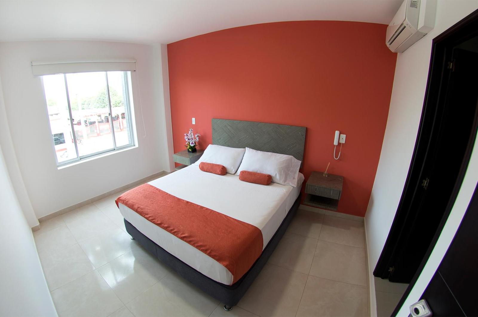 Queen Room photo 1