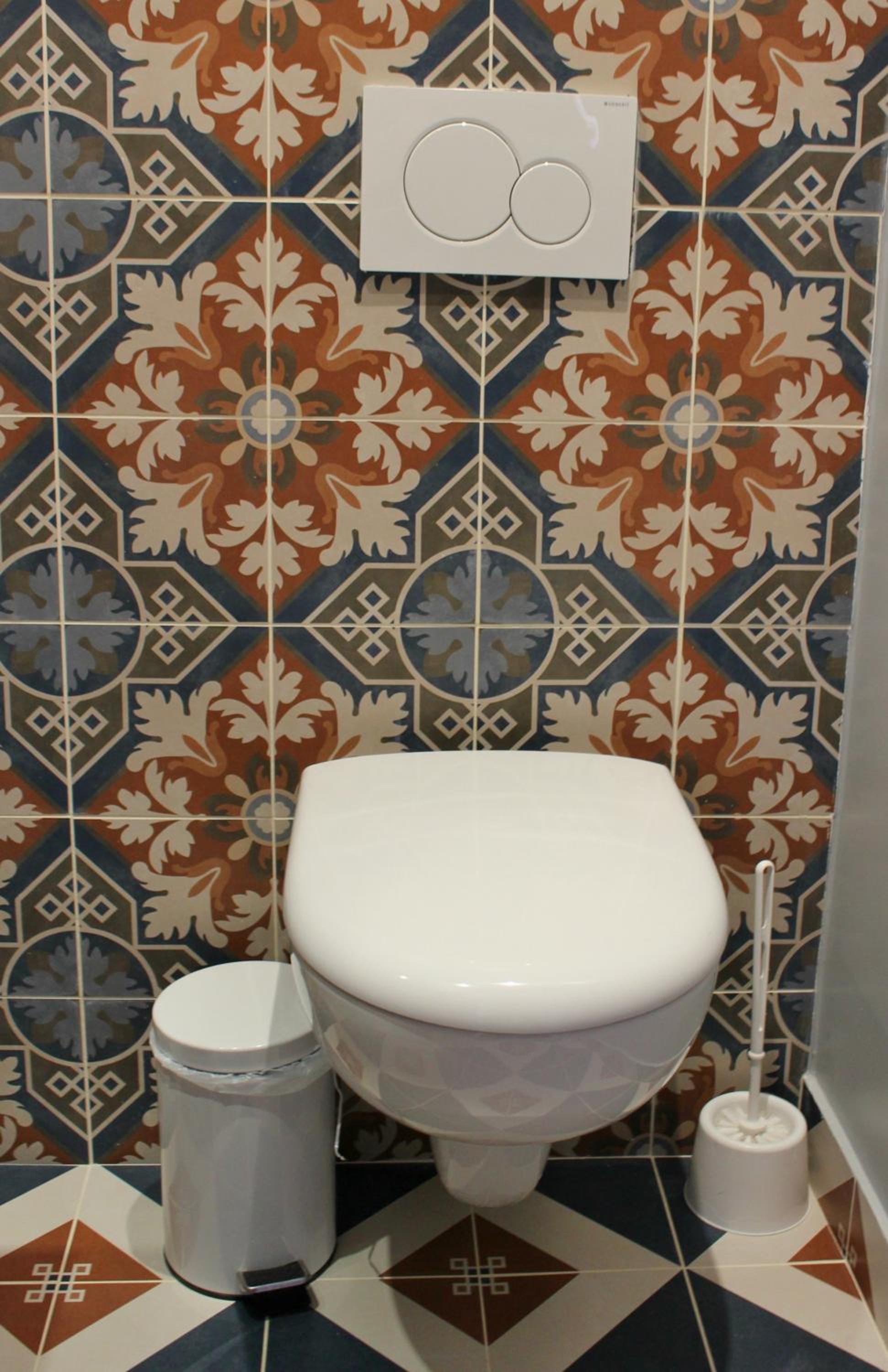 Single Room with Private Shower and Toilet thumbnail 5