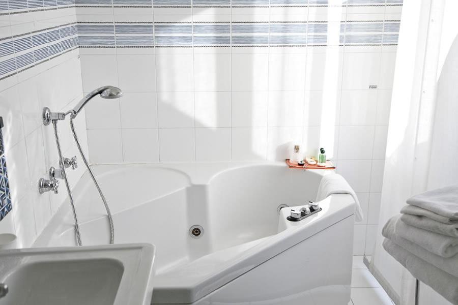 Large Double Room - Photo 12