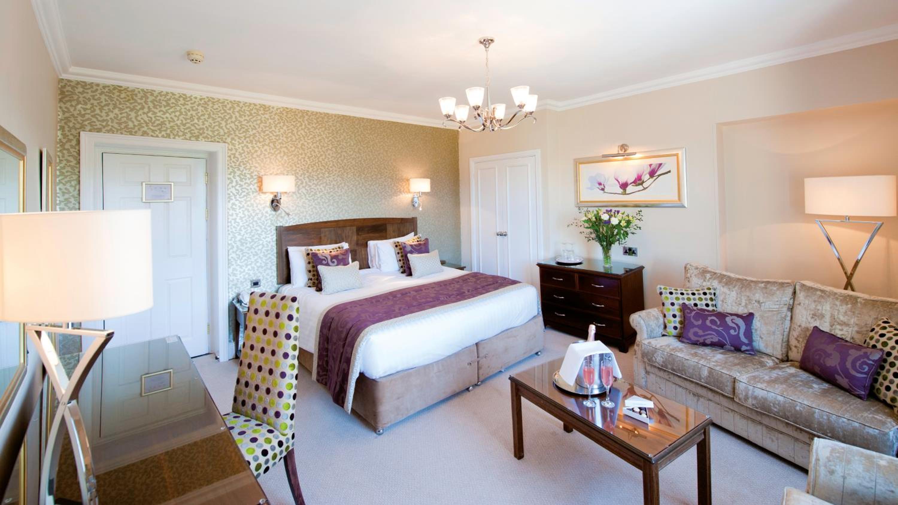 Deluxe River View Twin/Double Room