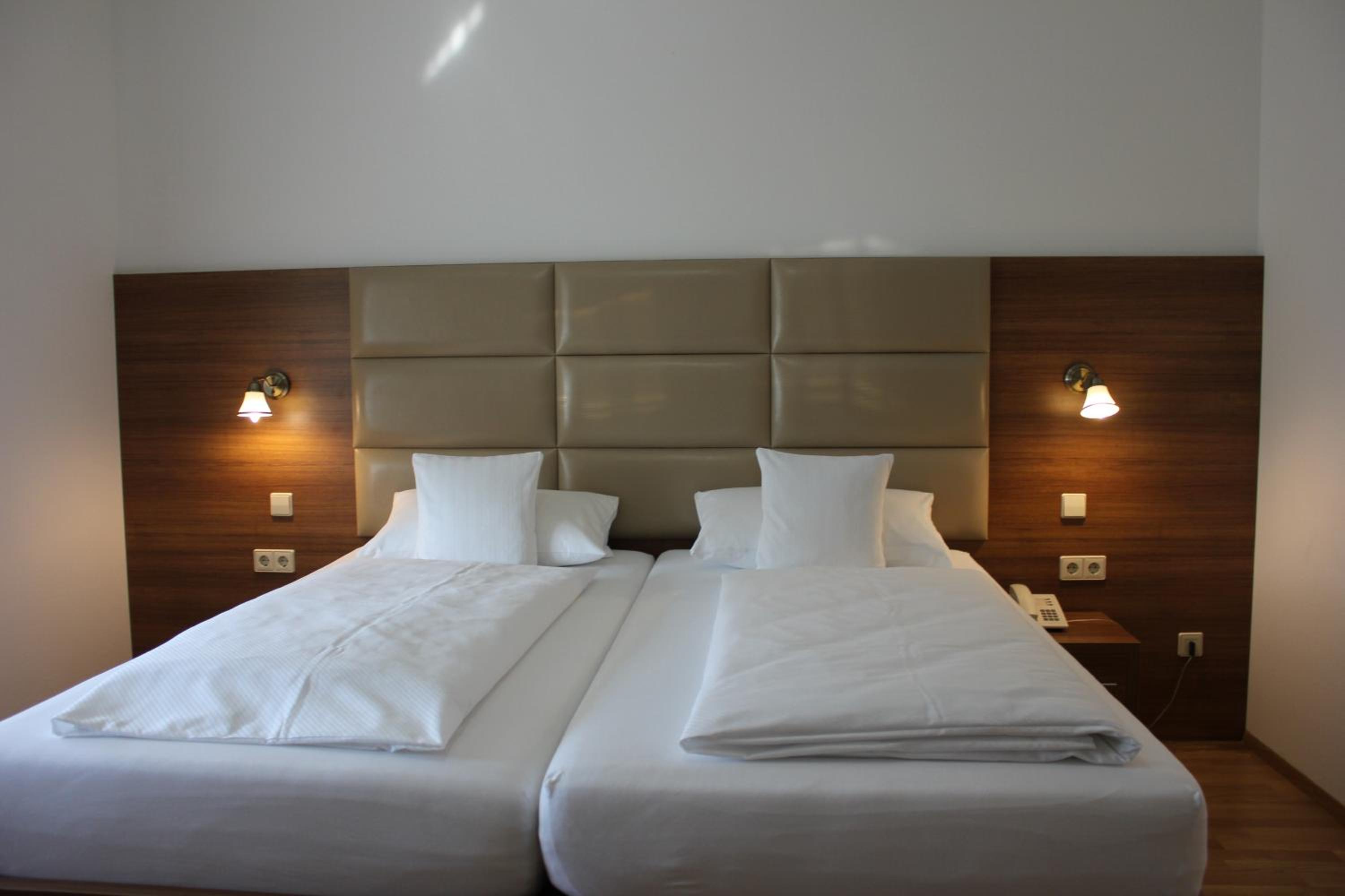 Double Room - Photo 1