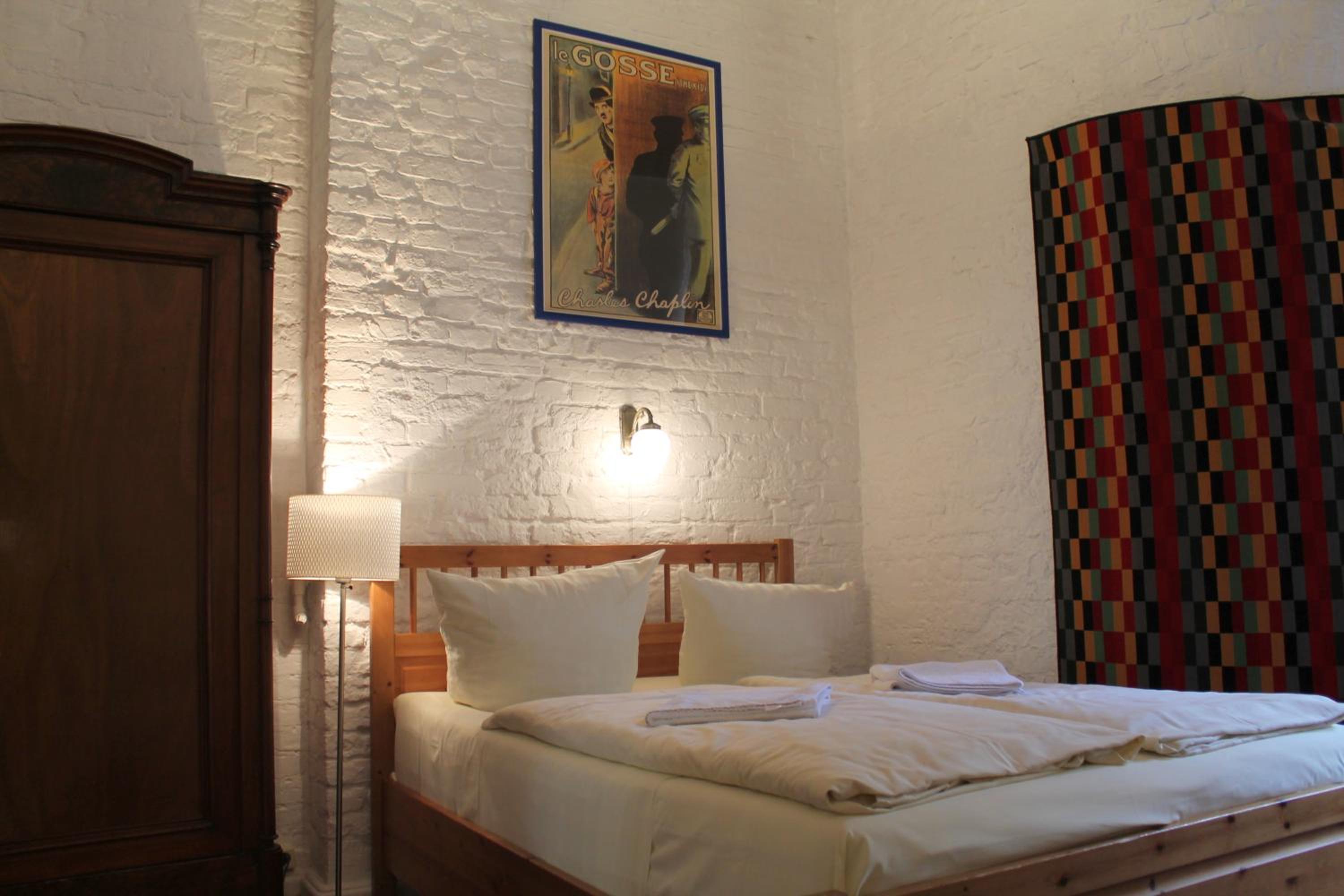 Double Room with Shared Bathroom photo 3