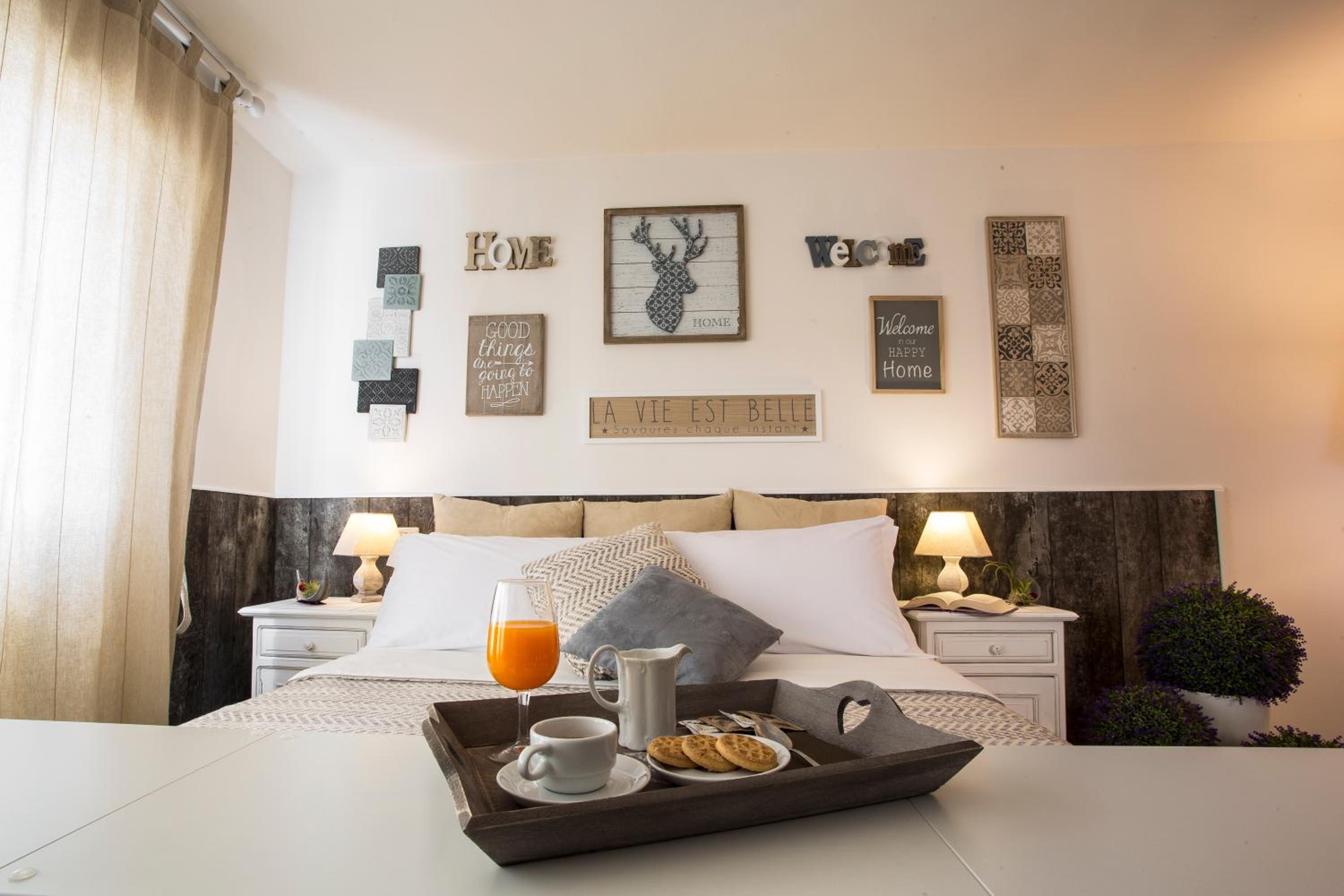 Double Room - Photo 8