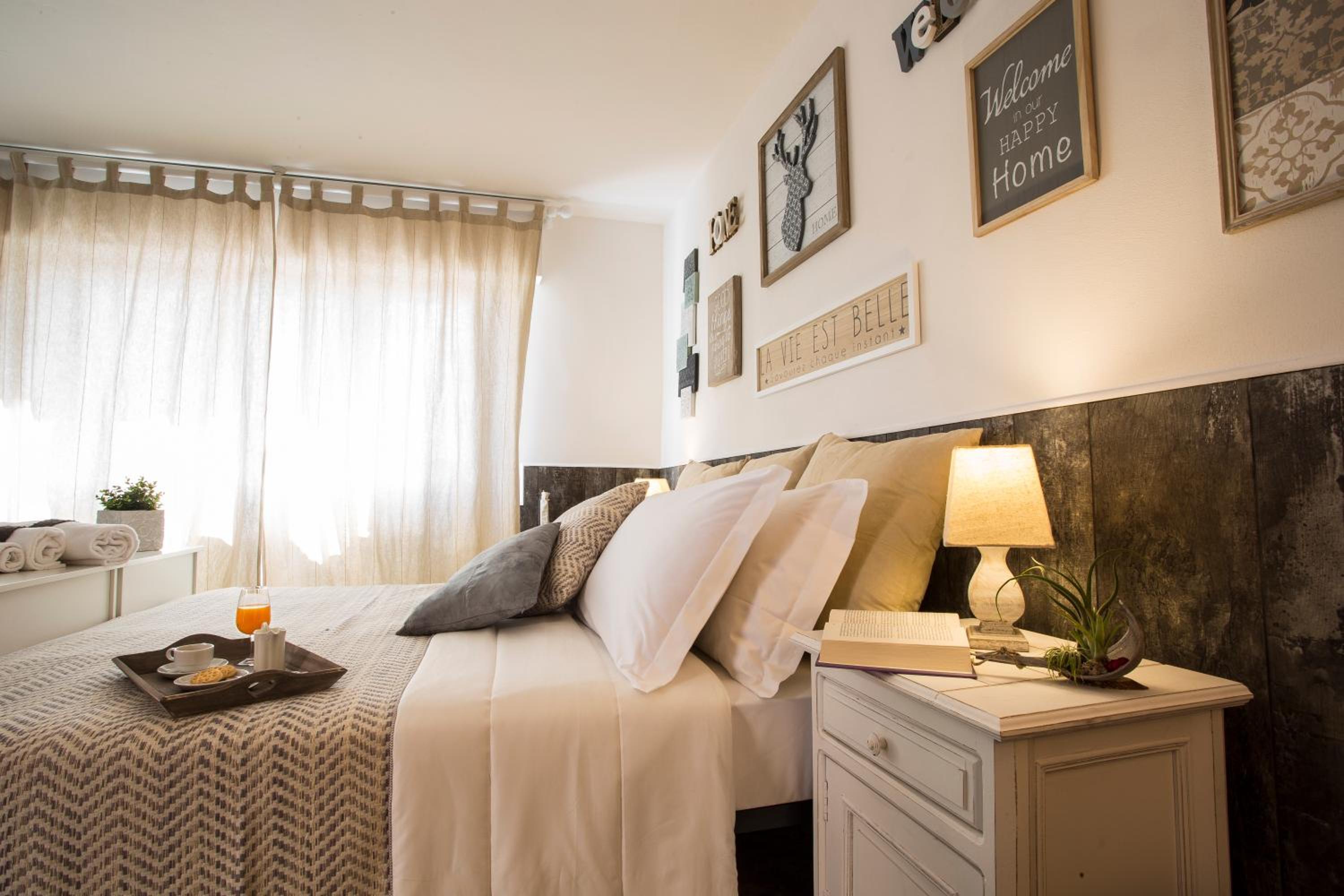 Double Room - Photo 7