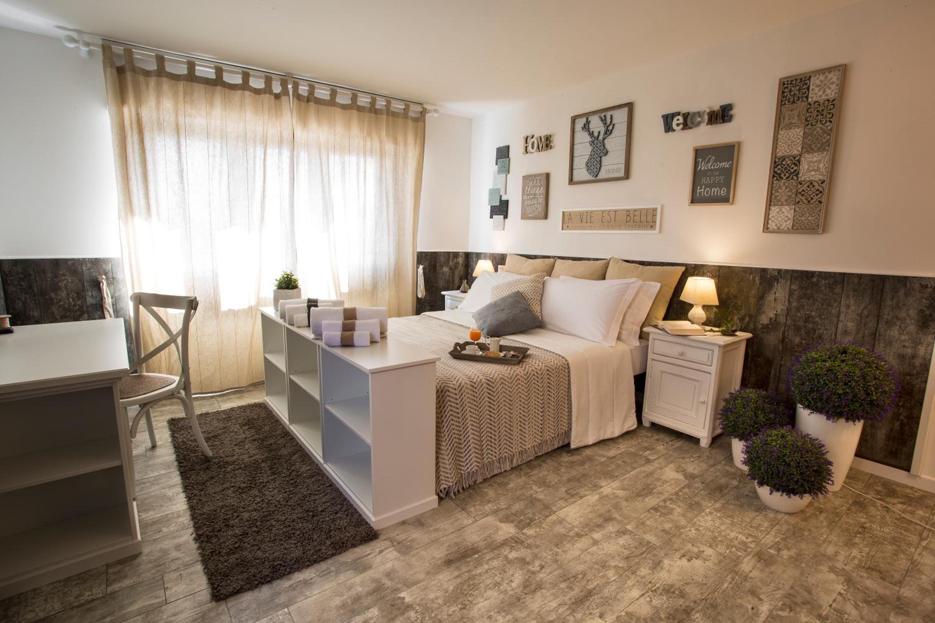Double Room - Photo 6