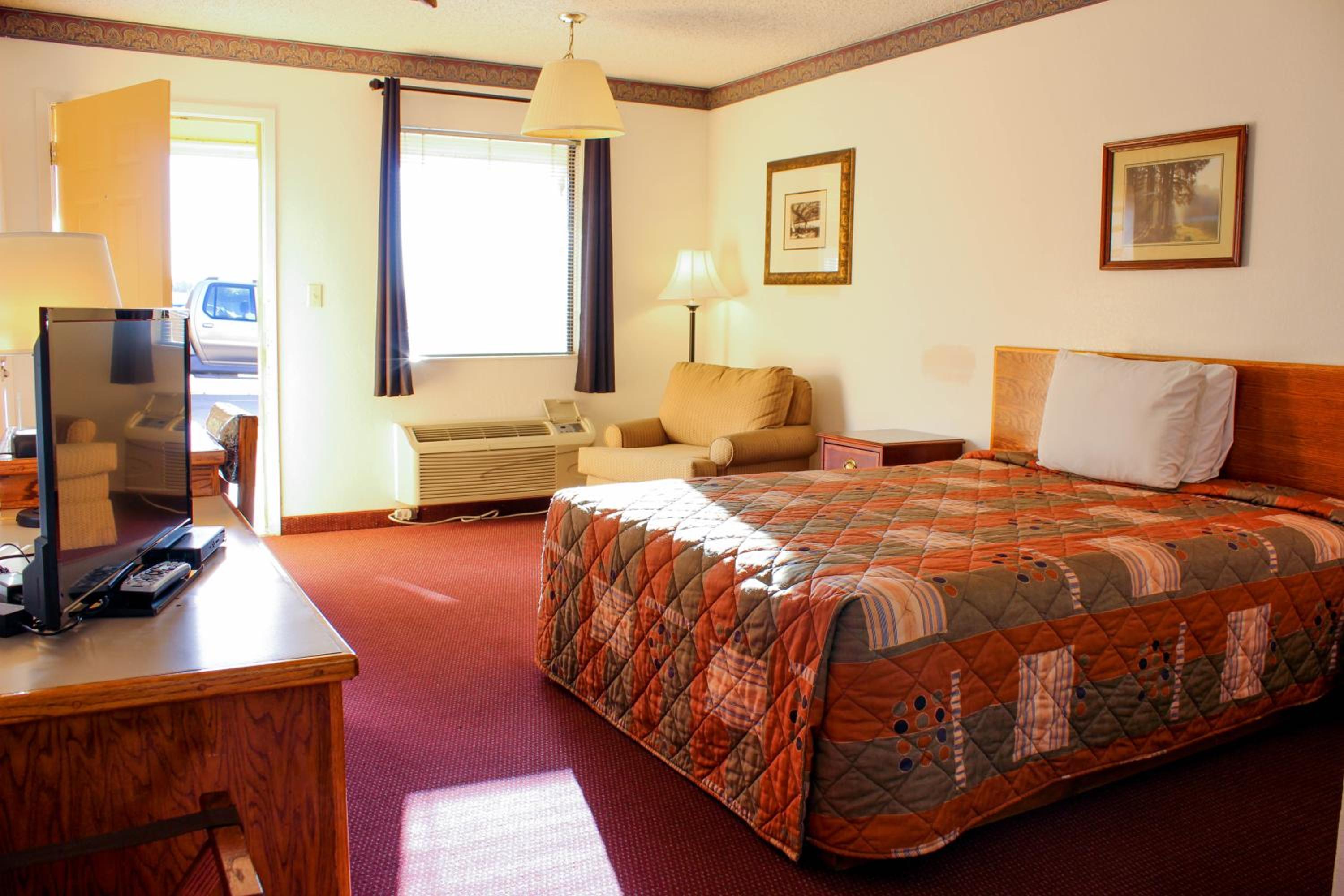 Deluxe Queen Room photo 2