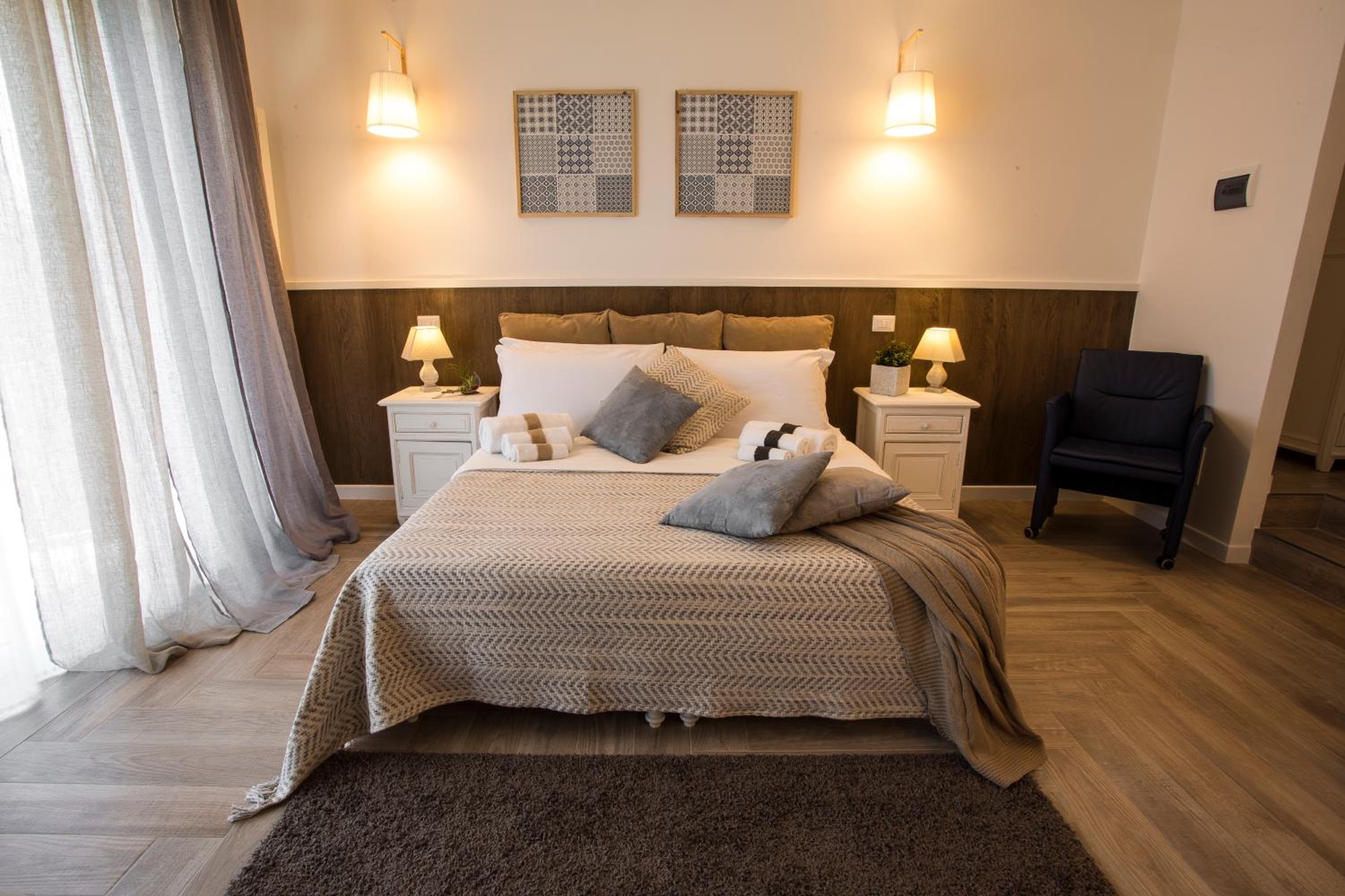 Triple Room - Photo 12