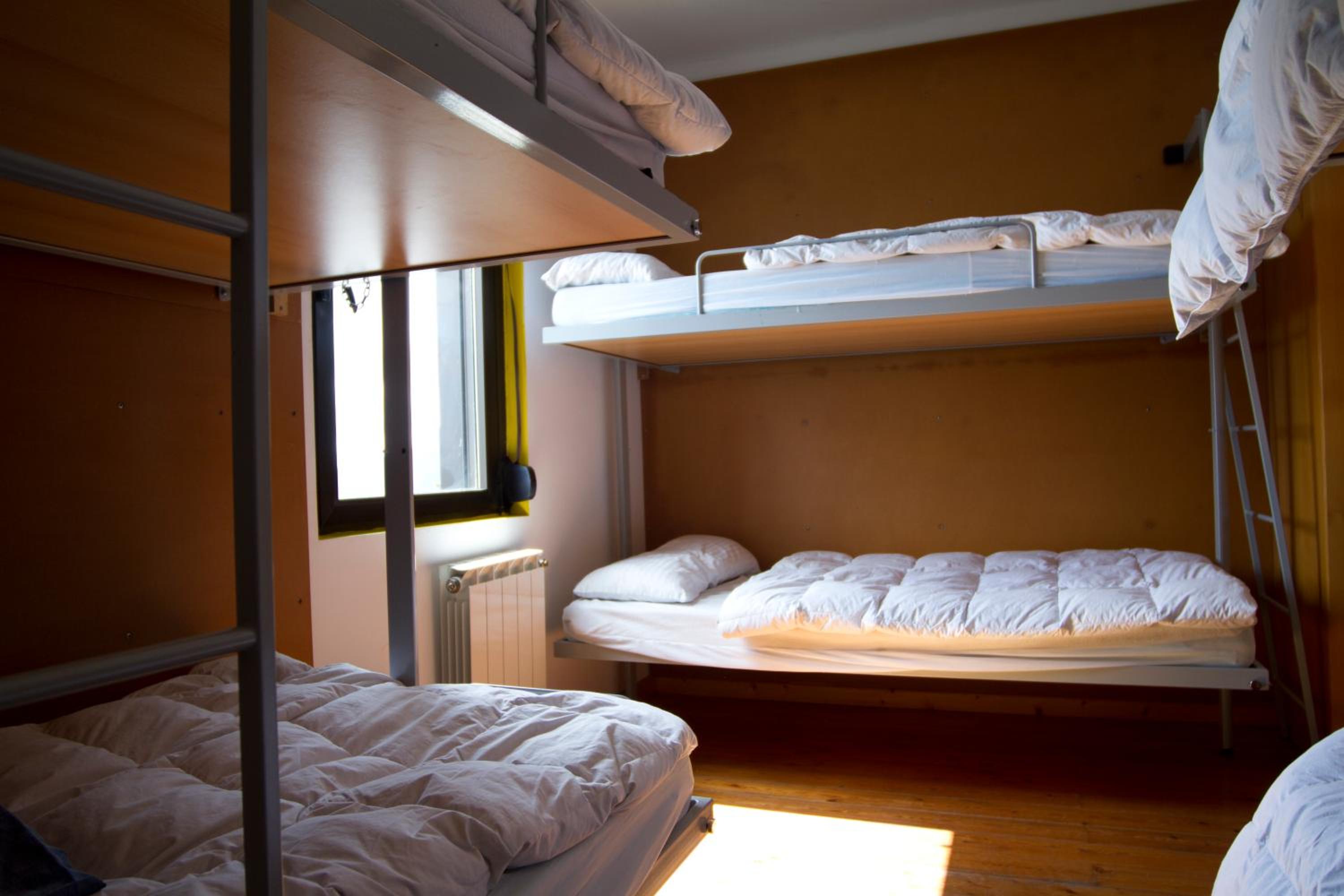 Cama en Habitación Compartida Mixta de 6 Camas