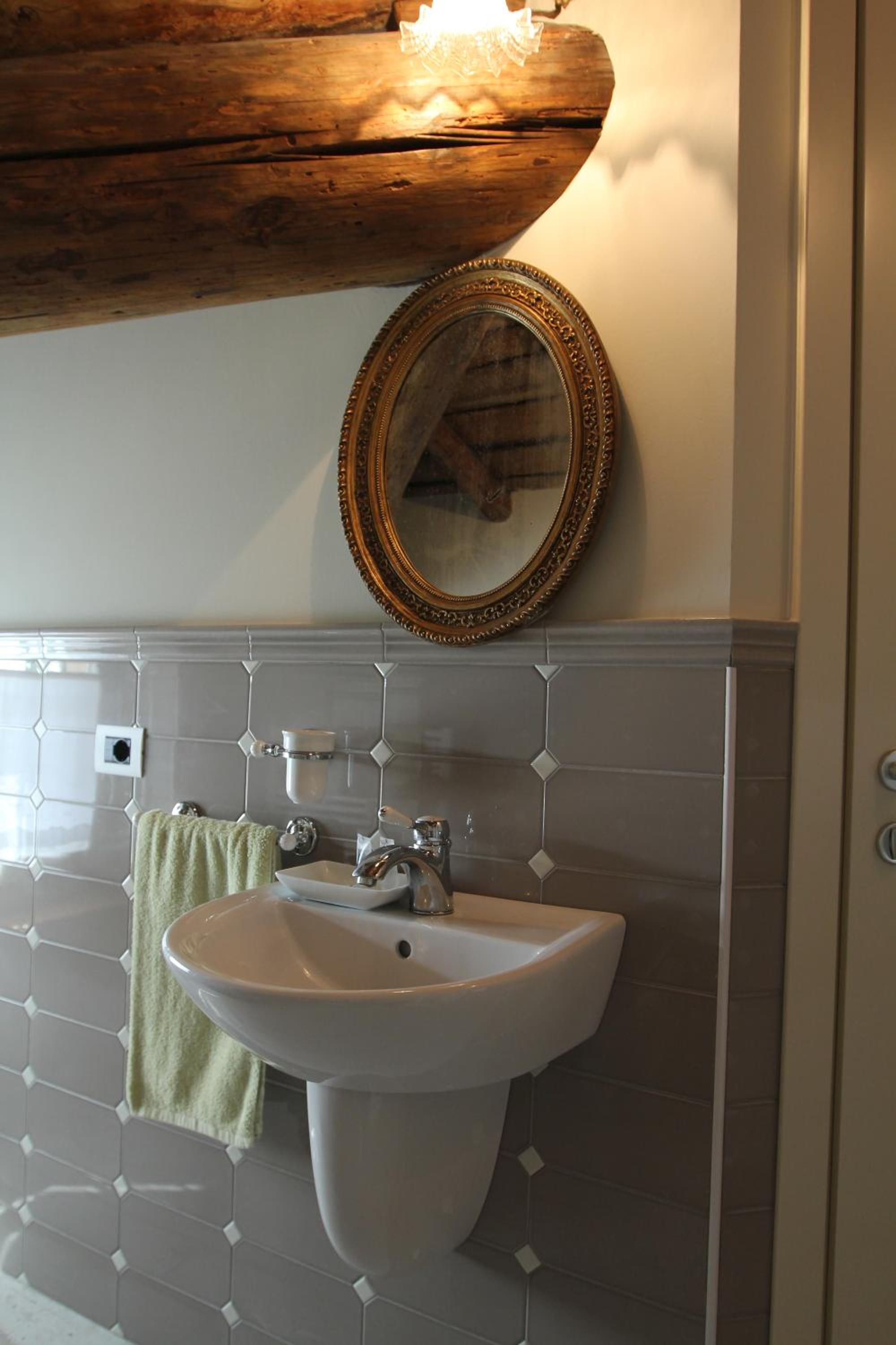 Double Room with Private Bathroom - Photo 5