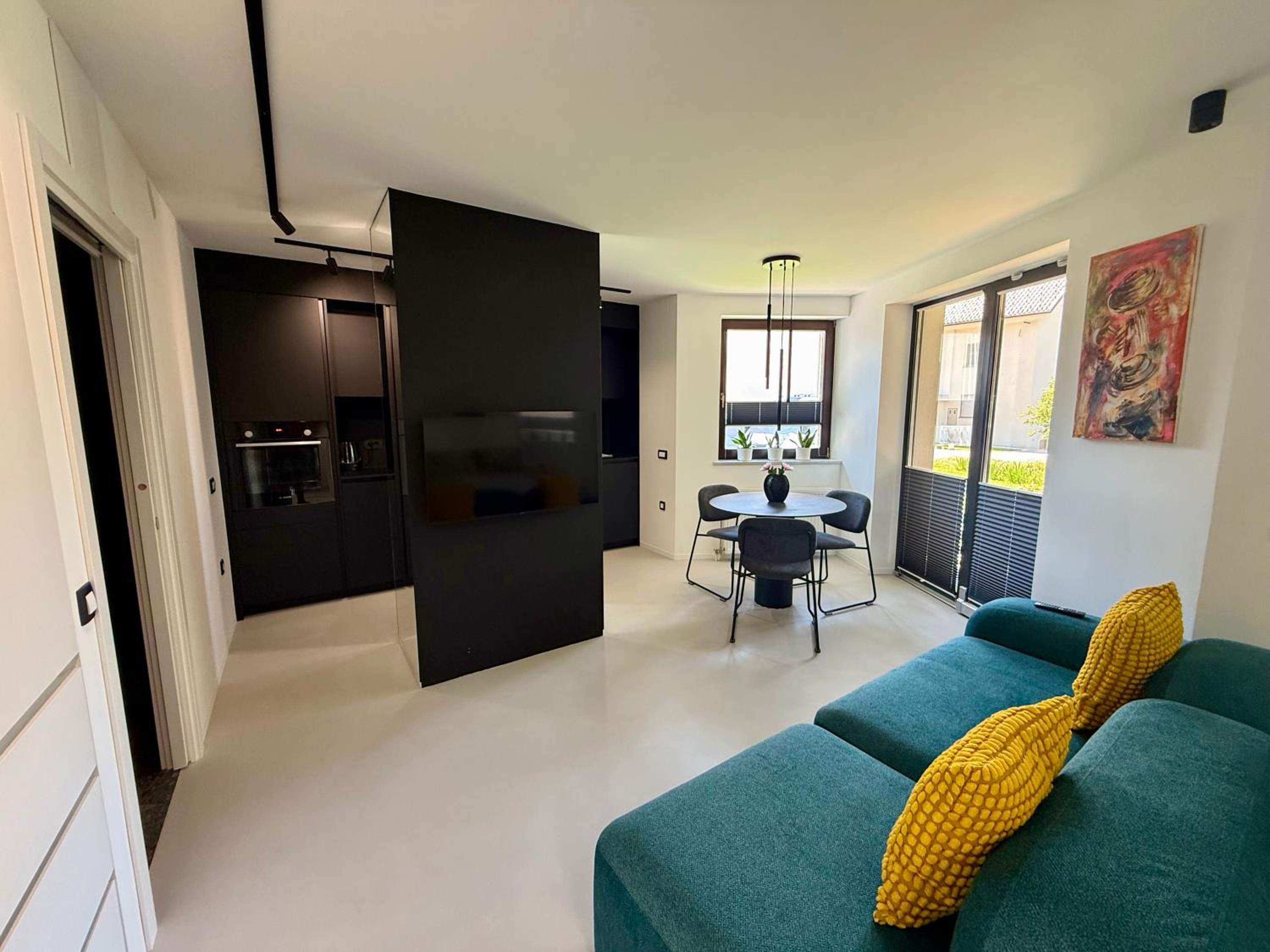 Apartment with Garden View